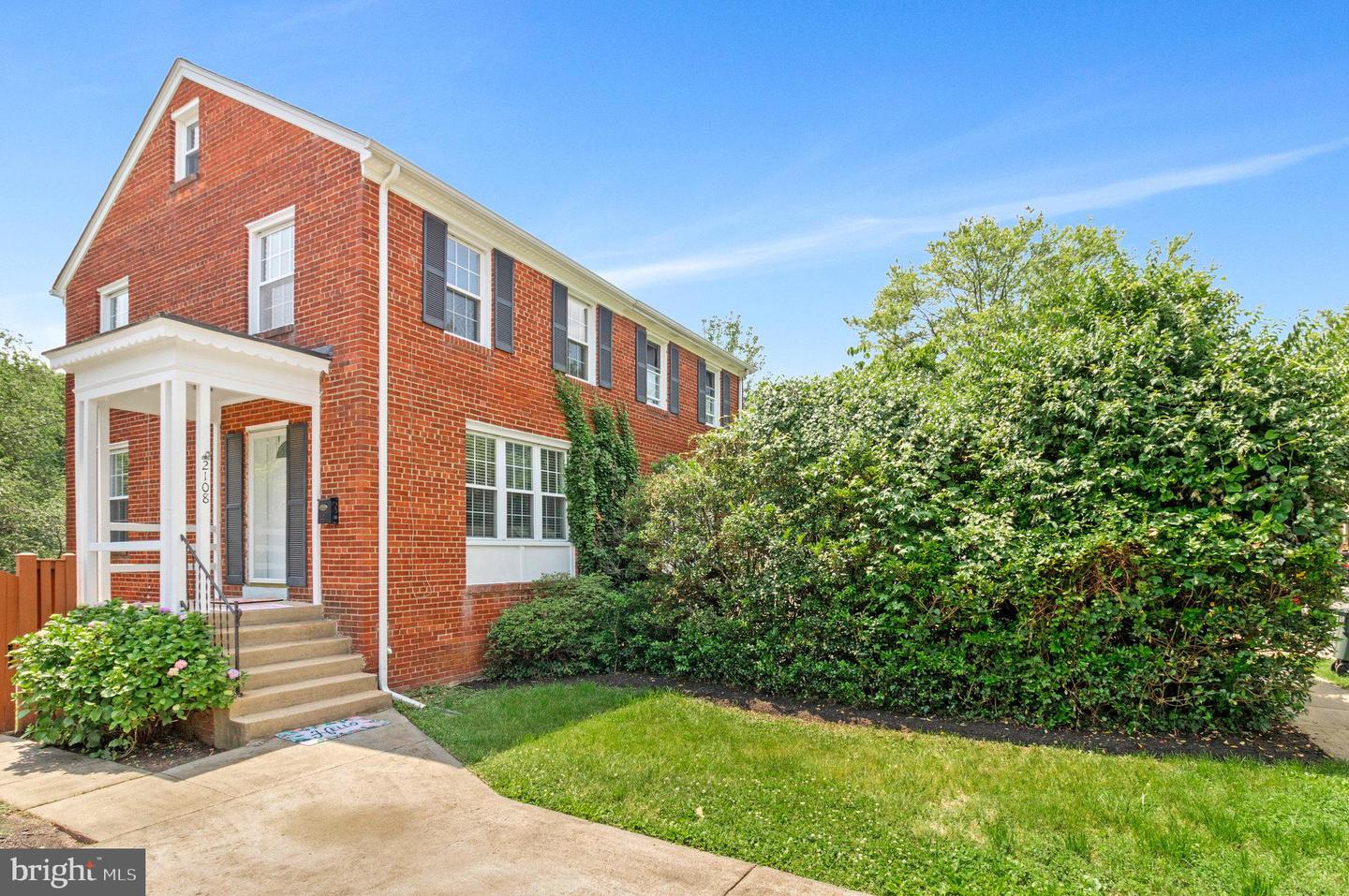 2108 26TH ST S, ARLINGTON, Virginia 22206, 2 Bedrooms Bedrooms, ,1 BathroomBathrooms,Residential,For sale,2108 26TH ST S,VAAR2058342 MLS # VAAR2058342