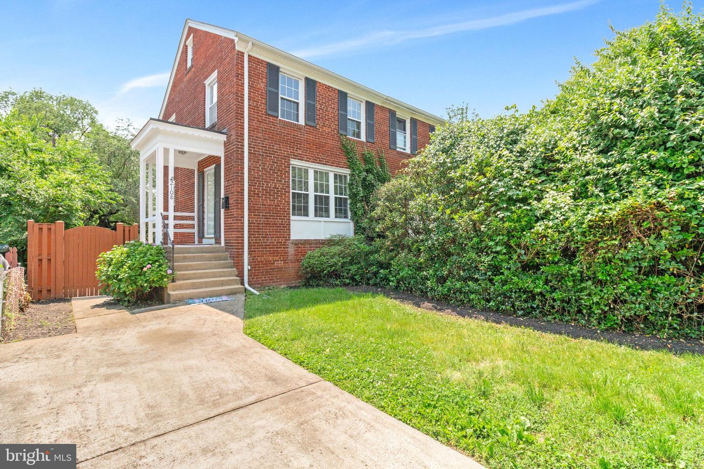 2108 26TH ST S, ARLINGTON, Virginia 22206, 2 Bedrooms Bedrooms, ,1 BathroomBathrooms,Residential,For sale,2108 26TH ST S,VAAR2058342 MLS # VAAR2058342