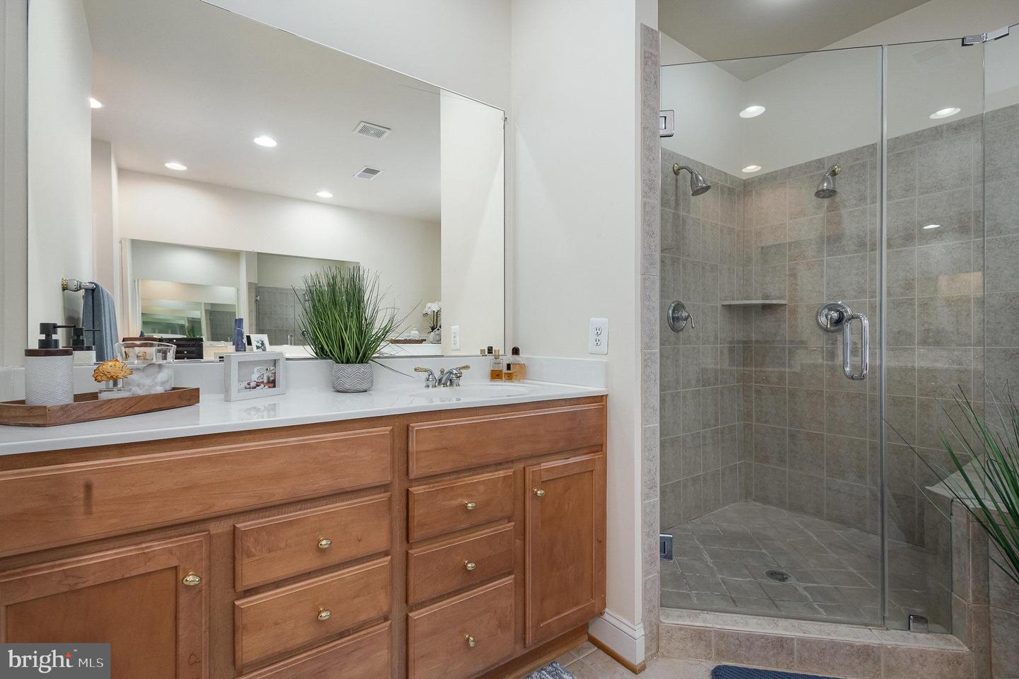 11787 CHANCEFORD DR, WOODBRIDGE, Virginia 22192, 6 Bedrooms Bedrooms, ,5 BathroomsBathrooms,Residential,For sale,11787 CHANCEFORD DR,VAPW2096050 MLS # VAPW2096050