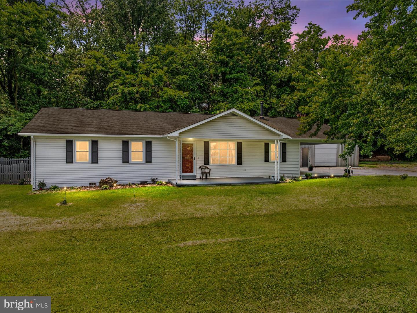 180 OAK HEIGHTS RD, FRONT ROYAL, Virginia 22630, 3 Bedrooms Bedrooms, ,2 BathroomsBathrooms,Residential,For sale,180 OAK HEIGHTS RD,VAWR2011344 MLS # VAWR2011344