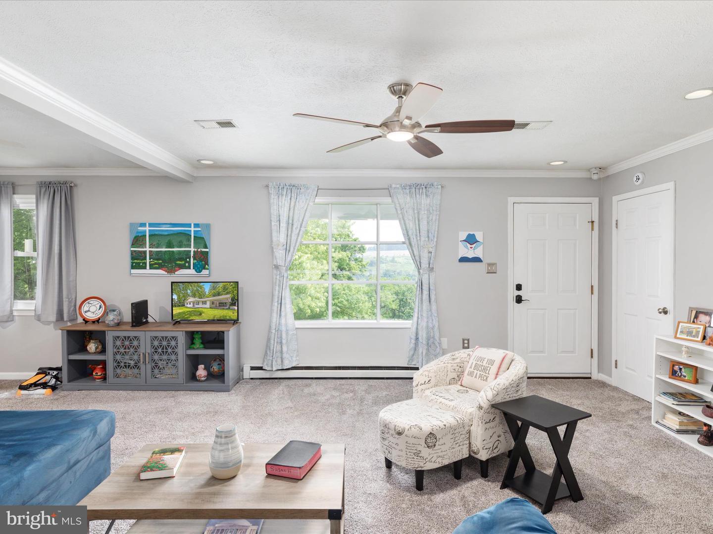 180 OAK HEIGHTS RD, FRONT ROYAL, Virginia 22630, 3 Bedrooms Bedrooms, ,2 BathroomsBathrooms,Residential,For sale,180 OAK HEIGHTS RD,VAWR2011344 MLS # VAWR2011344
