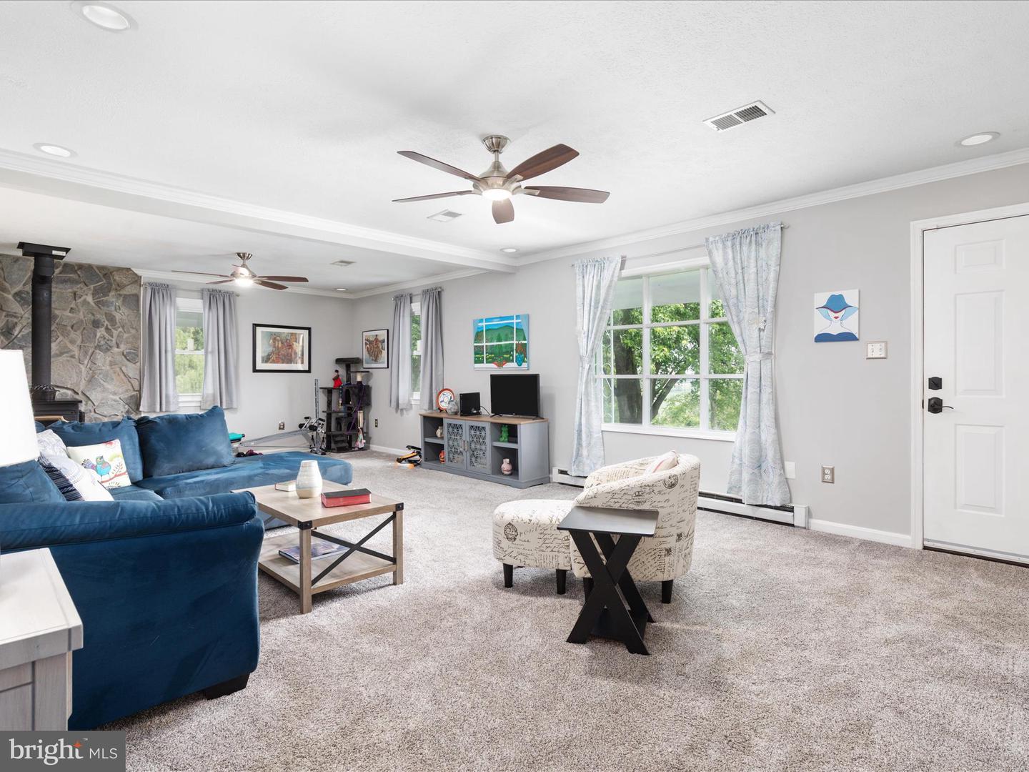 180 OAK HEIGHTS RD, FRONT ROYAL, Virginia 22630, 3 Bedrooms Bedrooms, ,2 BathroomsBathrooms,Residential,For sale,180 OAK HEIGHTS RD,VAWR2011344 MLS # VAWR2011344