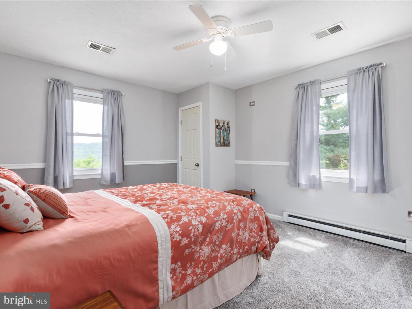 180 OAK HEIGHTS RD, FRONT ROYAL, Virginia 22630, 3 Bedrooms Bedrooms, ,2 BathroomsBathrooms,Residential,For sale,180 OAK HEIGHTS RD,VAWR2011344 MLS # VAWR2011344