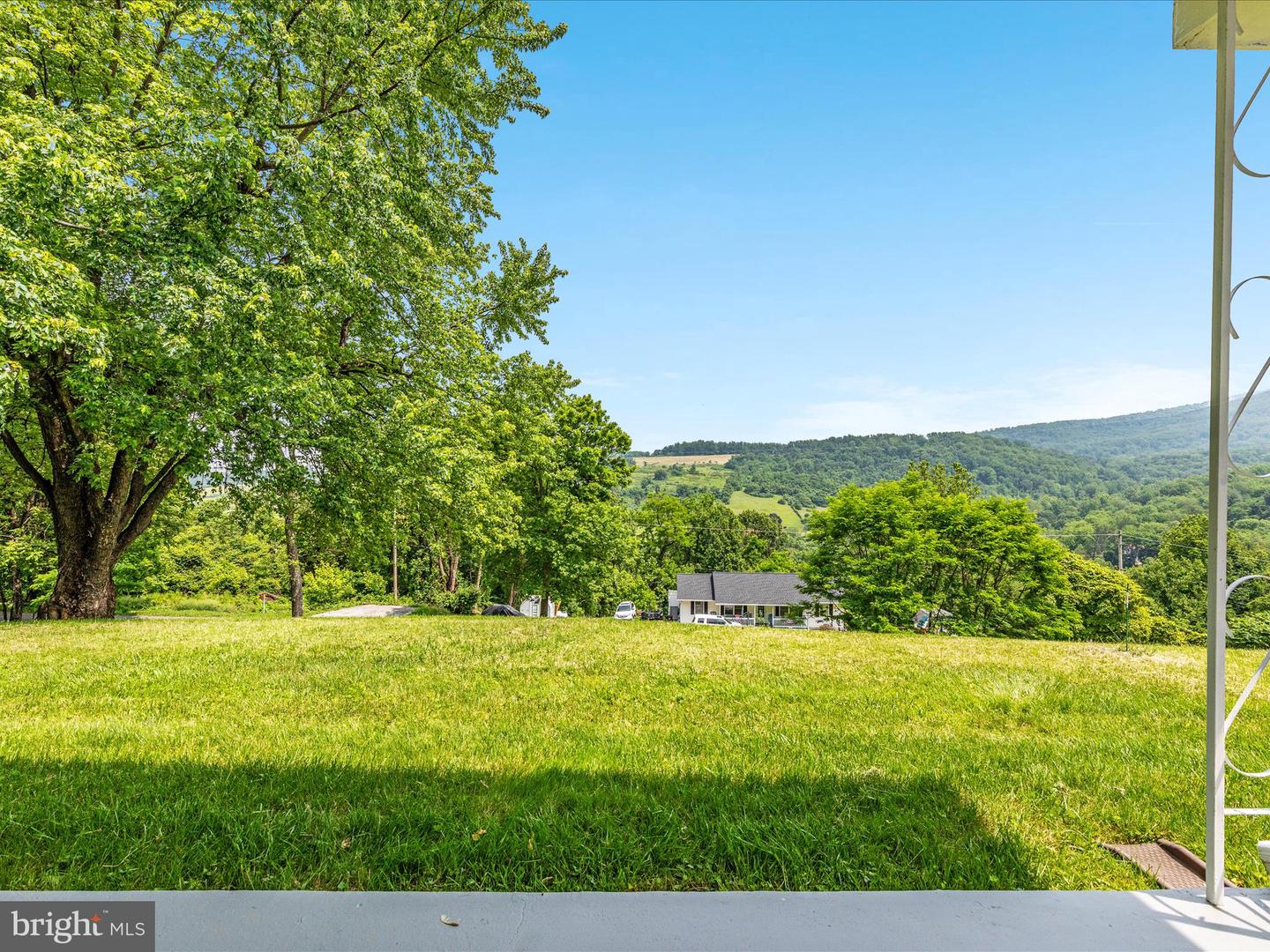 180 OAK HEIGHTS RD, FRONT ROYAL, Virginia 22630, 3 Bedrooms Bedrooms, ,2 BathroomsBathrooms,Residential,For sale,180 OAK HEIGHTS RD,VAWR2011344 MLS # VAWR2011344