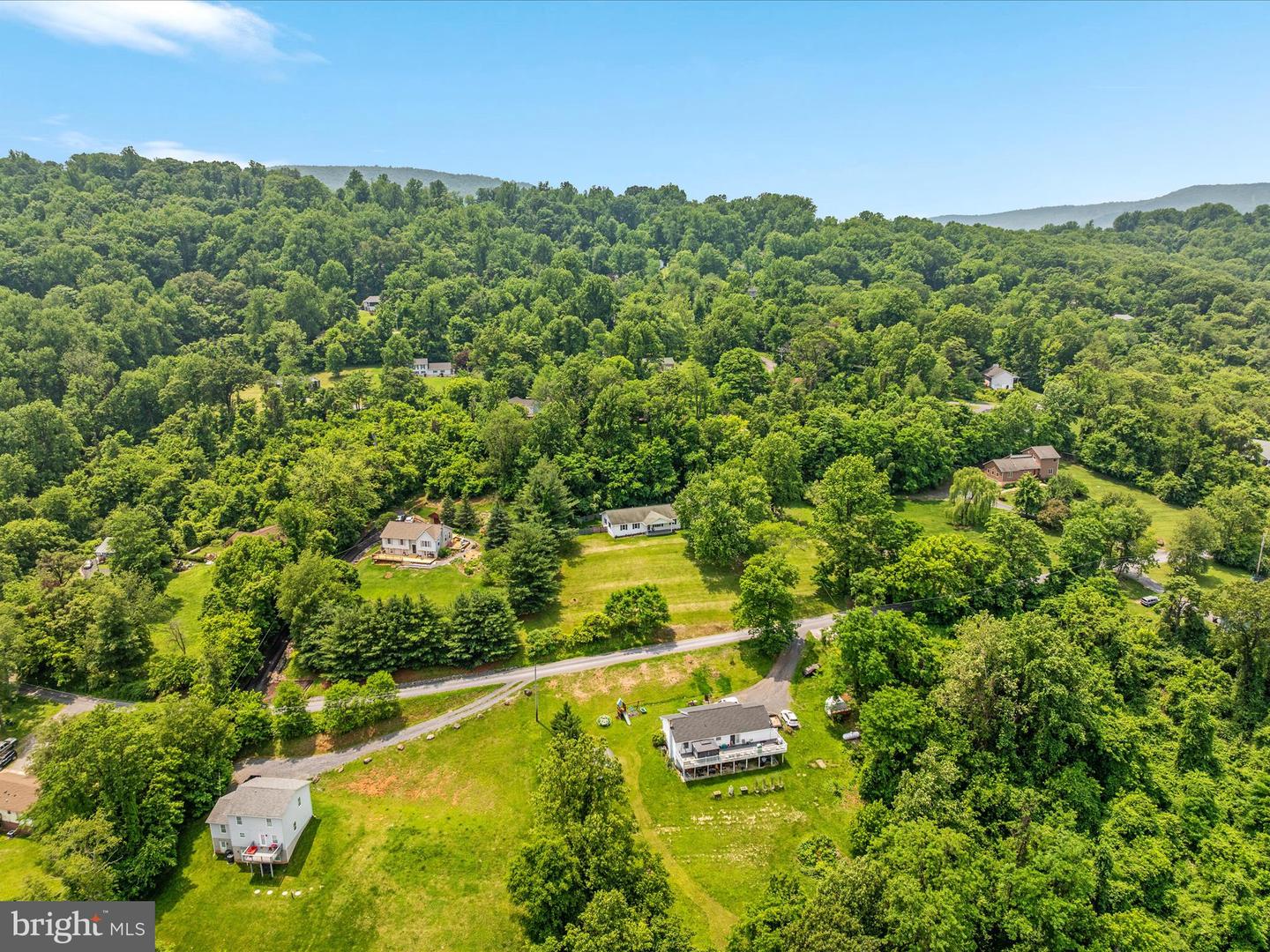 180 OAK HEIGHTS RD, FRONT ROYAL, Virginia 22630, 3 Bedrooms Bedrooms, ,2 BathroomsBathrooms,Residential,For sale,180 OAK HEIGHTS RD,VAWR2011344 MLS # VAWR2011344