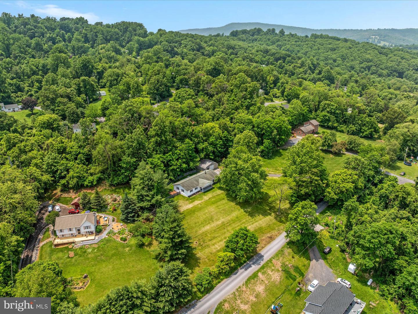 180 OAK HEIGHTS RD, FRONT ROYAL, Virginia 22630, 3 Bedrooms Bedrooms, ,2 BathroomsBathrooms,Residential,For sale,180 OAK HEIGHTS RD,VAWR2011344 MLS # VAWR2011344