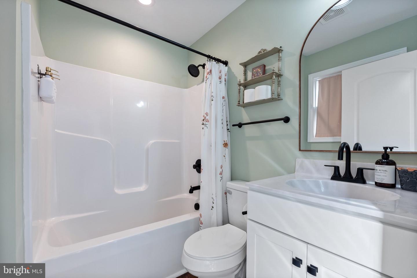1820 GOONEY MANOR LOOP, BENTONVILLE, Virginia 22610, 3 Bedrooms Bedrooms, ,2 BathroomsBathrooms,Residential,For sale,1820 GOONEY MANOR LOOP,VAWR2011346 MLS # VAWR2011346