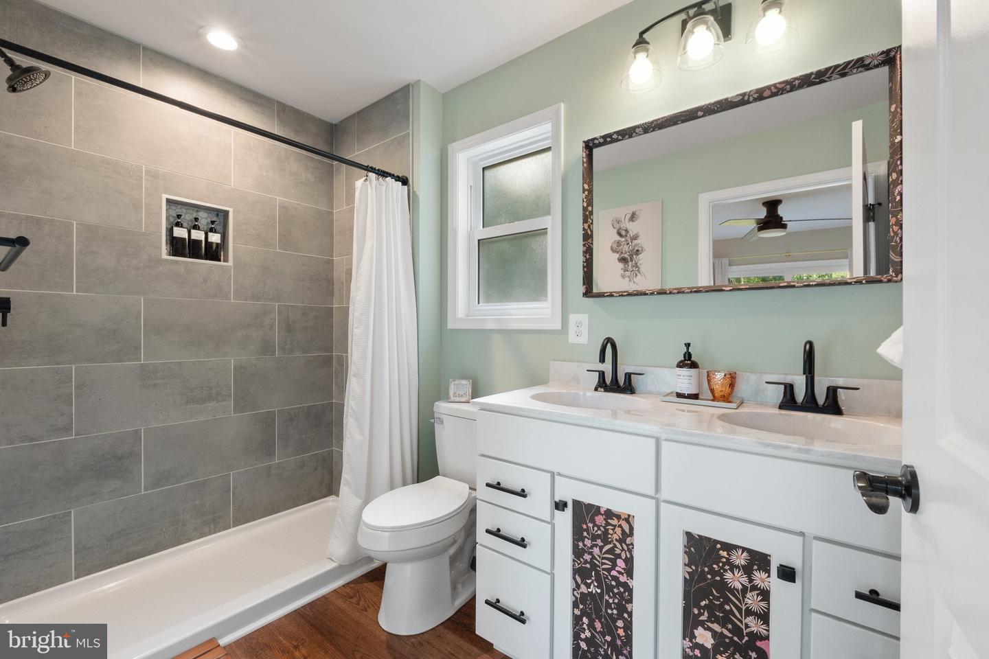 1820 GOONEY MANOR LOOP, BENTONVILLE, Virginia 22610, 3 Bedrooms Bedrooms, ,2 BathroomsBathrooms,Residential,For sale,1820 GOONEY MANOR LOOP,VAWR2011346 MLS # VAWR2011346