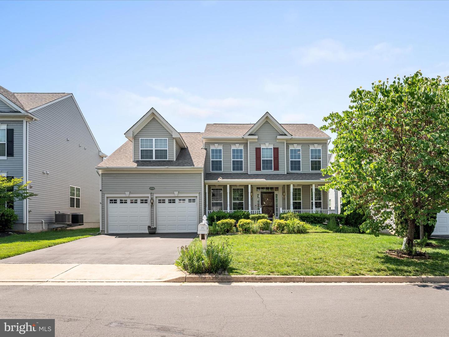 17659 CLEVELAND PARK DR, ROUND HILL, Virginia 20141, 4 Bedrooms Bedrooms, ,2 BathroomsBathrooms,Residential,For sale,17659 CLEVELAND PARK DR,VALO2098554 MLS # VALO2098554