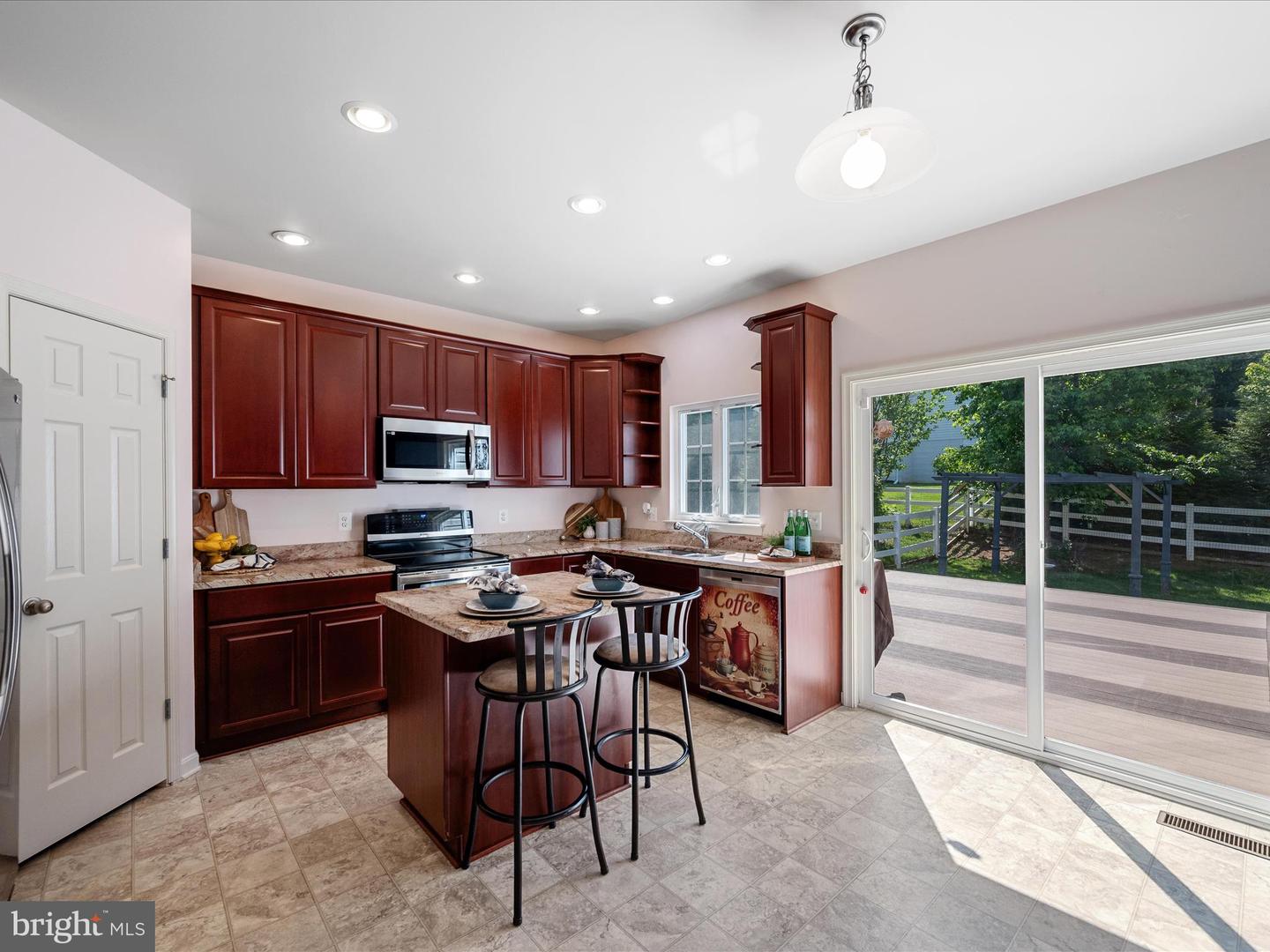 17659 CLEVELAND PARK DR, ROUND HILL, Virginia 20141, 4 Bedrooms Bedrooms, ,2 BathroomsBathrooms,Residential,For sale,17659 CLEVELAND PARK DR,VALO2098554 MLS # VALO2098554