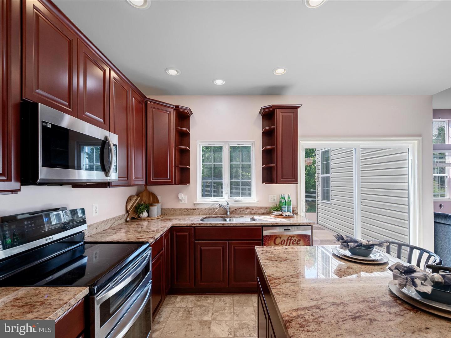 17659 CLEVELAND PARK DR, ROUND HILL, Virginia 20141, 4 Bedrooms Bedrooms, ,2 BathroomsBathrooms,Residential,For sale,17659 CLEVELAND PARK DR,VALO2098554 MLS # VALO2098554