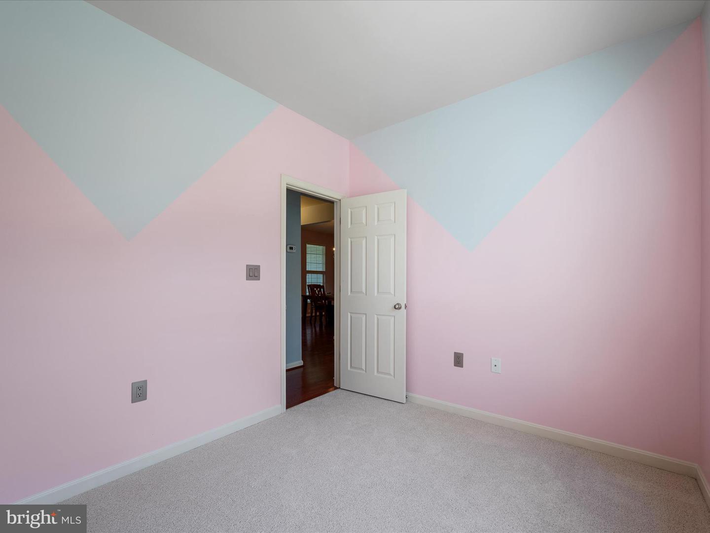 17659 CLEVELAND PARK DR, ROUND HILL, Virginia 20141, 4 Bedrooms Bedrooms, ,2 BathroomsBathrooms,Residential,For sale,17659 CLEVELAND PARK DR,VALO2098554 MLS # VALO2098554