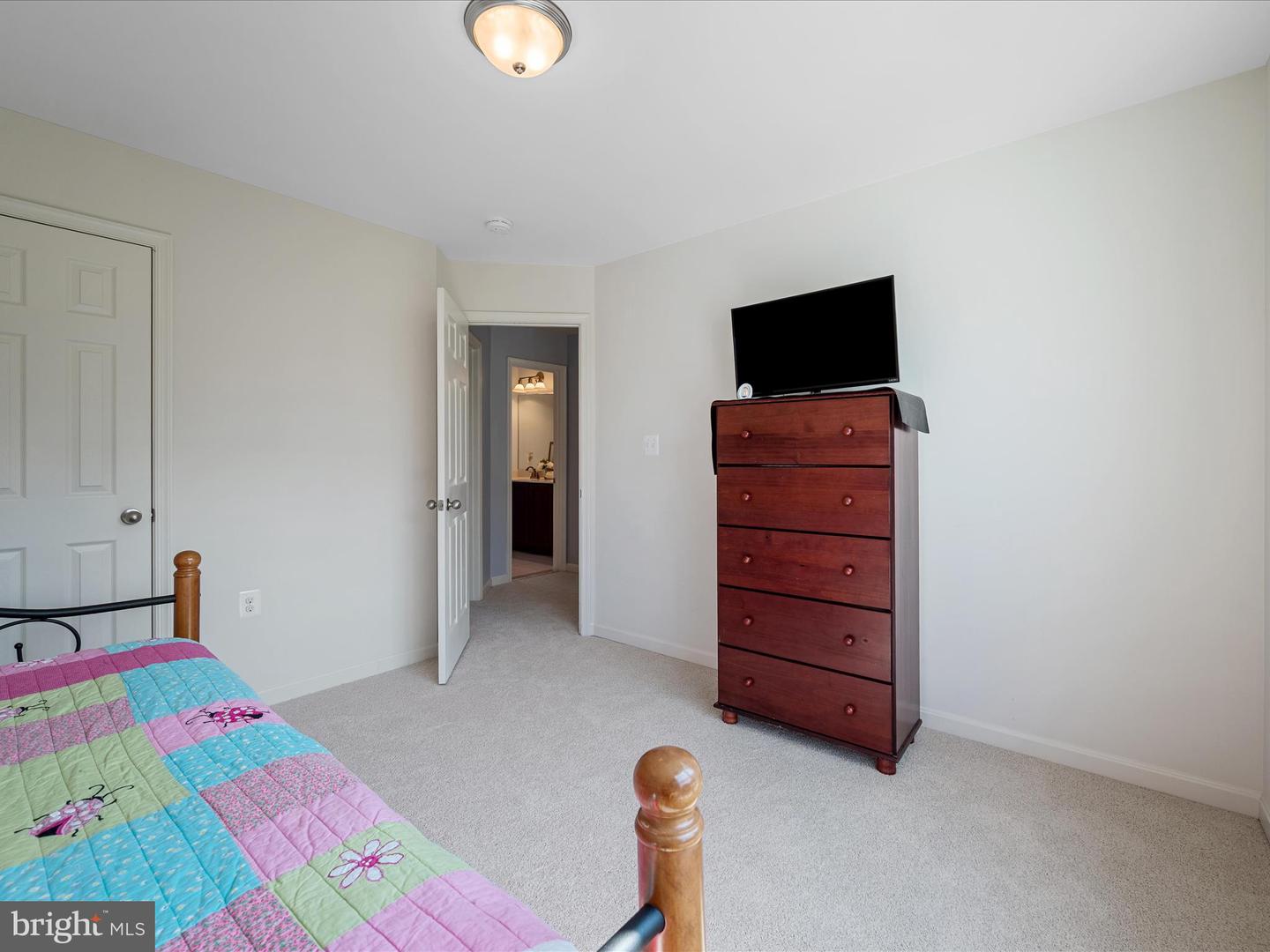 17659 CLEVELAND PARK DR, ROUND HILL, Virginia 20141, 4 Bedrooms Bedrooms, ,2 BathroomsBathrooms,Residential,For sale,17659 CLEVELAND PARK DR,VALO2098554 MLS # VALO2098554
