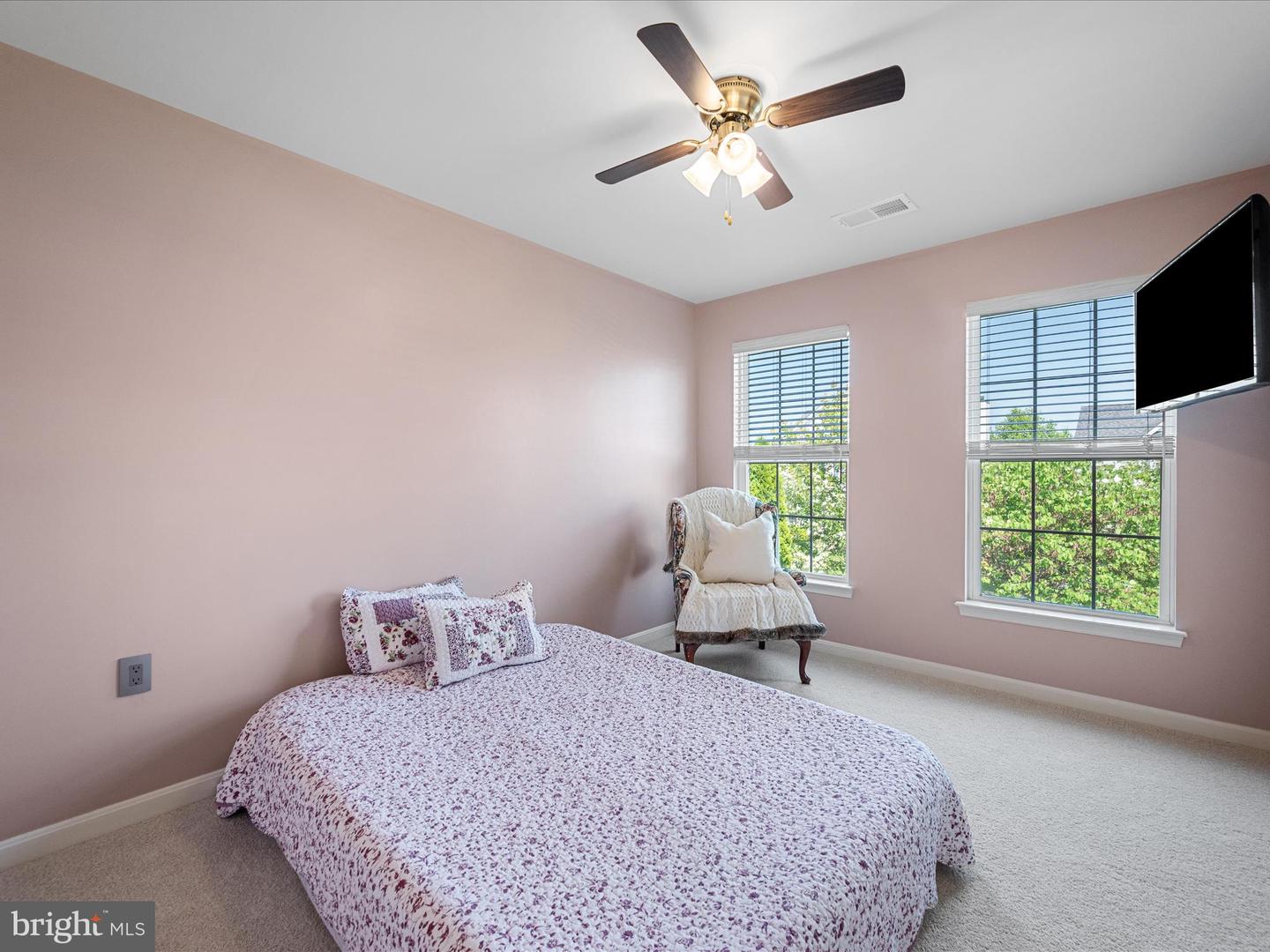 17659 CLEVELAND PARK DR, ROUND HILL, Virginia 20141, 4 Bedrooms Bedrooms, ,2 BathroomsBathrooms,Residential,For sale,17659 CLEVELAND PARK DR,VALO2098554 MLS # VALO2098554