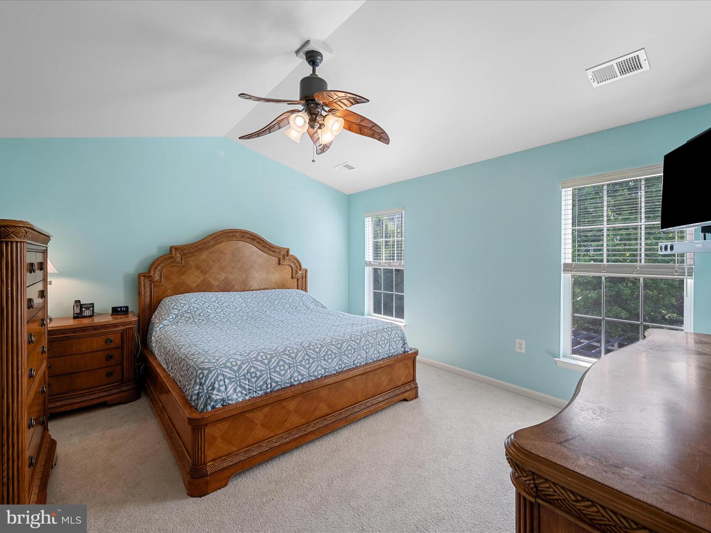 17659 CLEVELAND PARK DR, ROUND HILL, Virginia 20141, 4 Bedrooms Bedrooms, ,2 BathroomsBathrooms,Residential,For sale,17659 CLEVELAND PARK DR,VALO2098554 MLS # VALO2098554