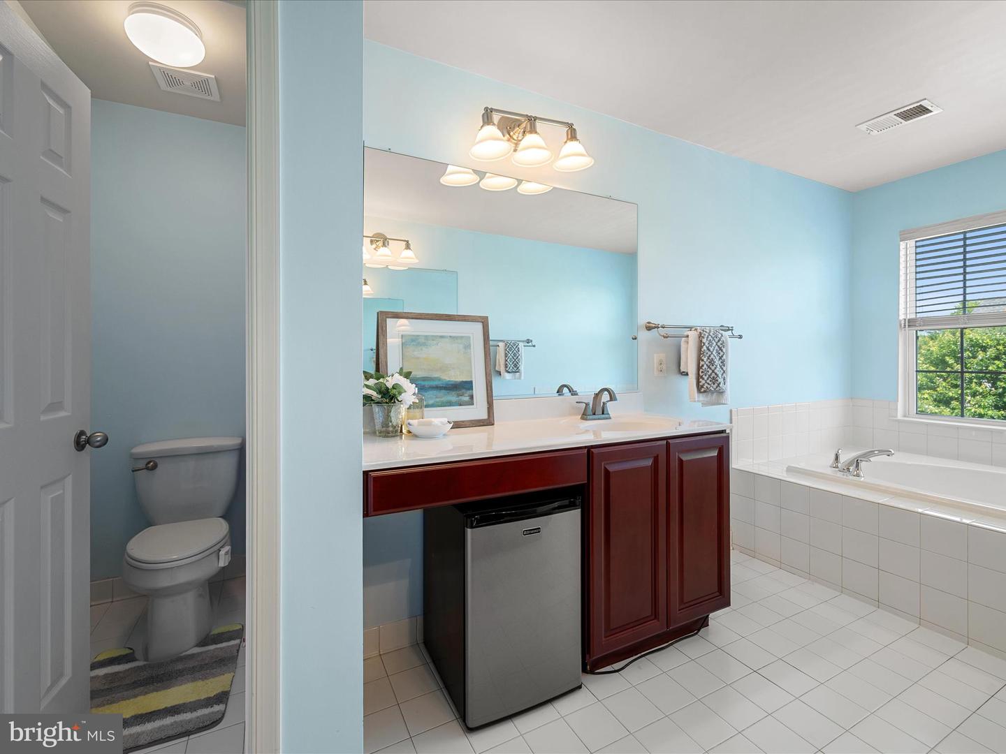 17659 CLEVELAND PARK DR, ROUND HILL, Virginia 20141, 4 Bedrooms Bedrooms, ,2 BathroomsBathrooms,Residential,For sale,17659 CLEVELAND PARK DR,VALO2098554 MLS # VALO2098554