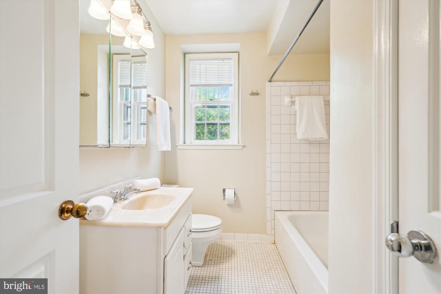 3750 39TH ST NW #C147, WASHINGTON, District Of Columbia 20016, 1 Bedroom Bedrooms, ,1 BathroomBathrooms,Residential,For sale,3750 39TH ST NW #C147,DCDC2203320 MLS # DCDC2203320