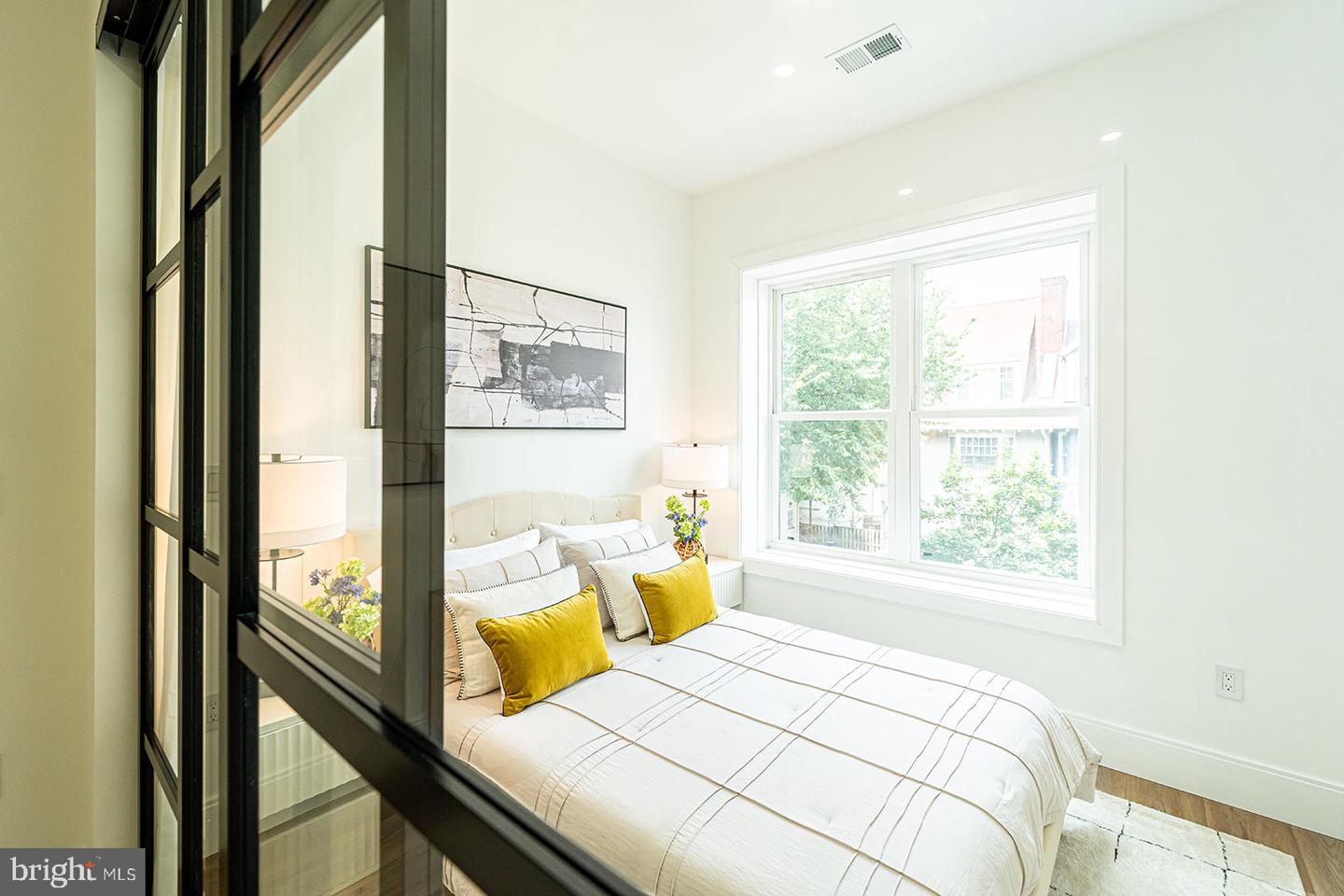 2517 ONTARIO RD NW #5, WASHINGTON, District Of Columbia 20009, 2 Bedrooms Bedrooms, ,1 BathroomBathrooms,Residential,For sale,2517 ONTARIO RD NW #5,DCDC2203610 MLS # DCDC2203610