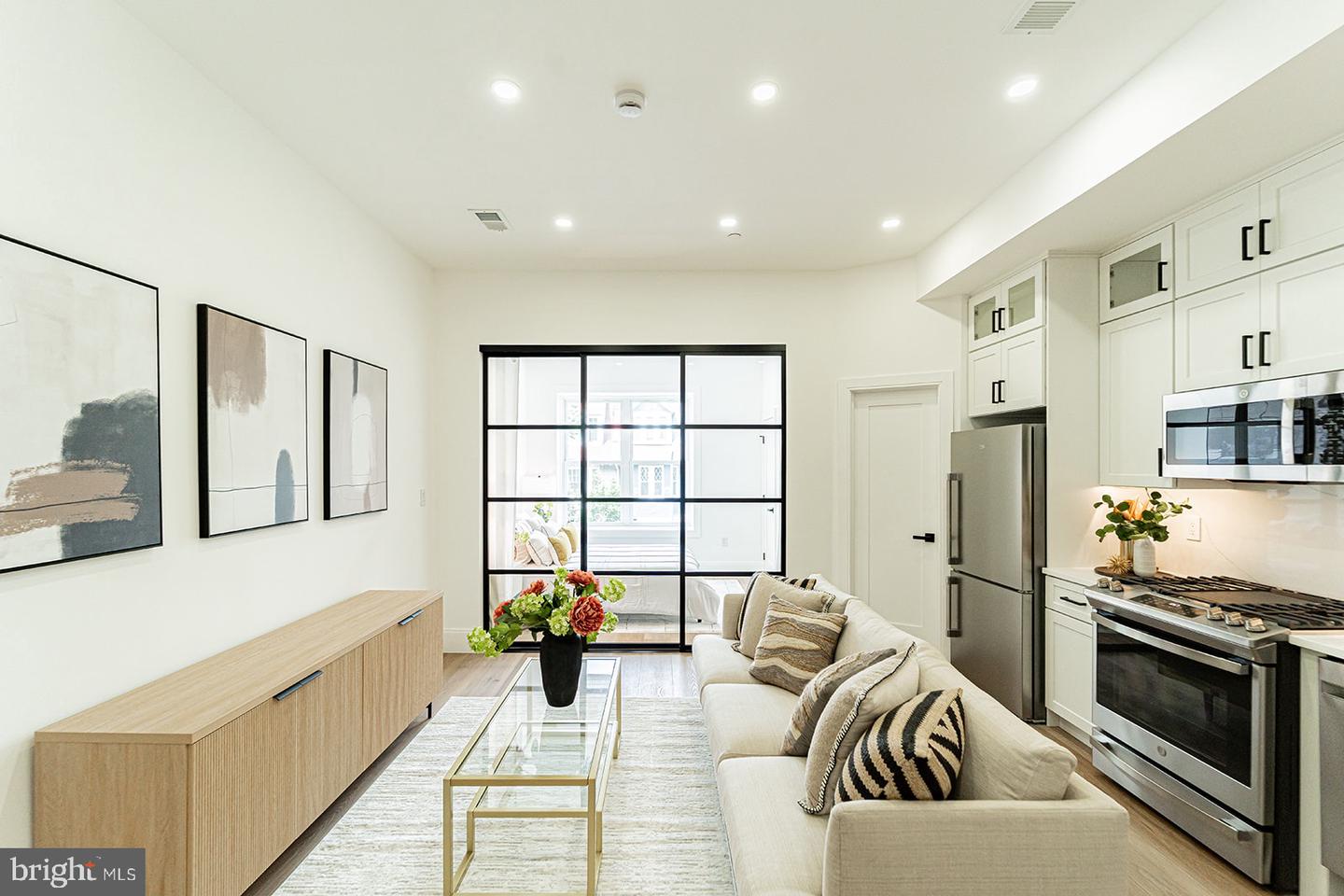 2517 ONTARIO RD NW #5, WASHINGTON, District Of Columbia 20009, 2 Bedrooms Bedrooms, ,1 BathroomBathrooms,Residential,For sale,2517 ONTARIO RD NW #5,DCDC2203610 MLS # DCDC2203610