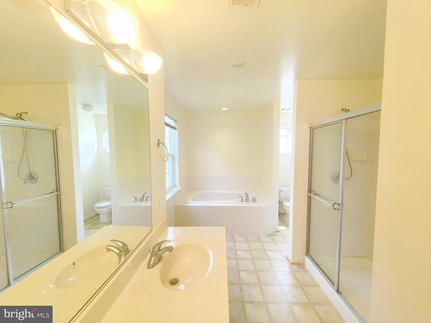35547 SARASOTA ST, ROUND HILL, Virginia 20141, 4 Bedrooms Bedrooms, 4 Rooms Rooms,3 BathroomsBathrooms,Residential,For sale,35547 SARASOTA ST,VALO2098506 MLS # VALO2098506