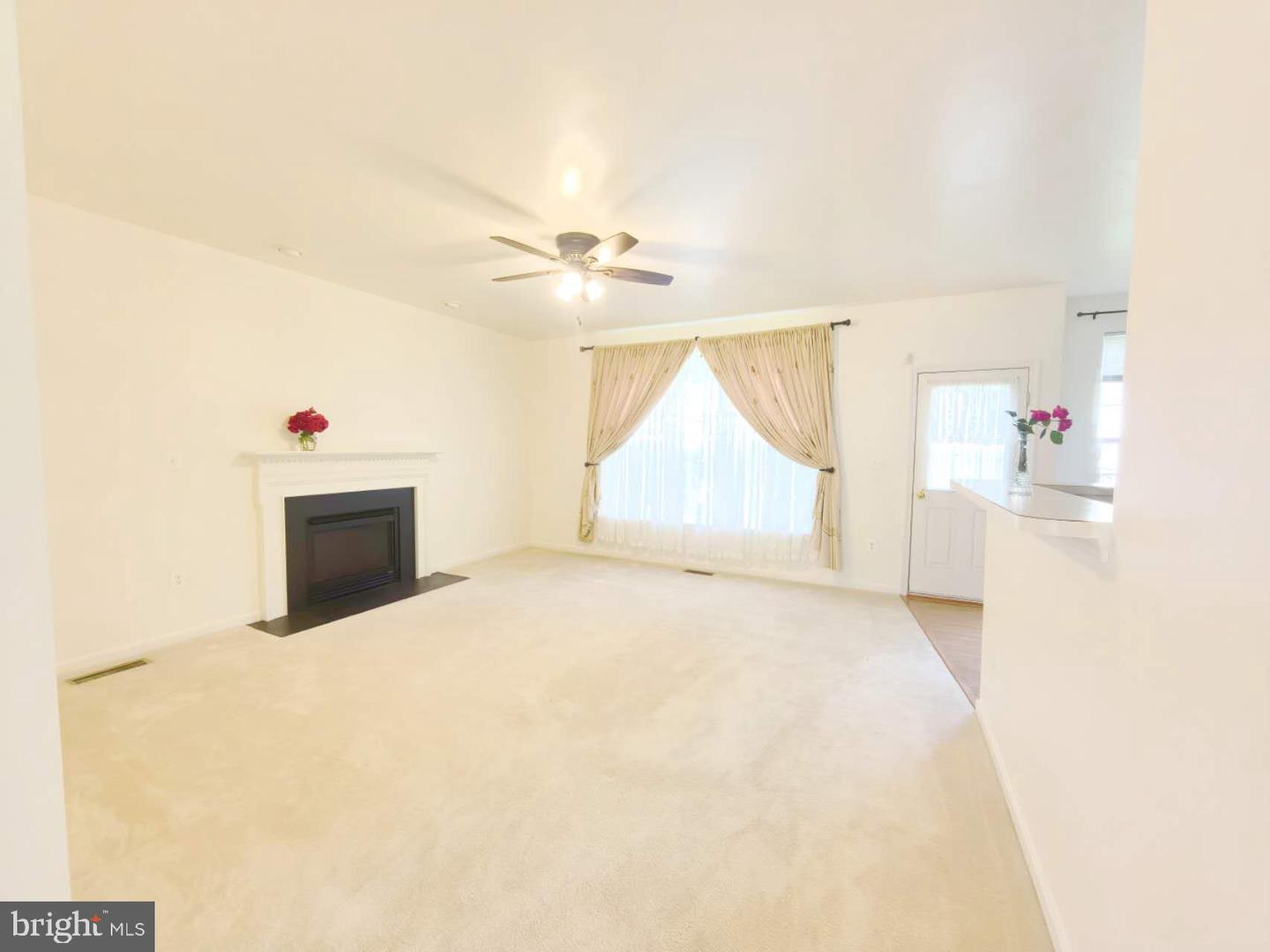 35547 SARASOTA ST, ROUND HILL, Virginia 20141, 4 Bedrooms Bedrooms, 4 Rooms Rooms,3 BathroomsBathrooms,Residential,For sale,35547 SARASOTA ST,VALO2098506 MLS # VALO2098506