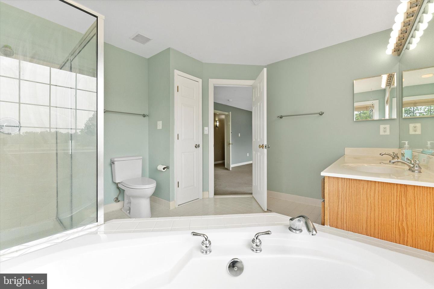 17760 JULIE ANN CT, HAMILTON, Virginia 20158, 4 Bedrooms Bedrooms, ,3 BathroomsBathrooms,Residential,For sale,17760 JULIE ANN CT,VALO2098530 MLS # VALO2098530