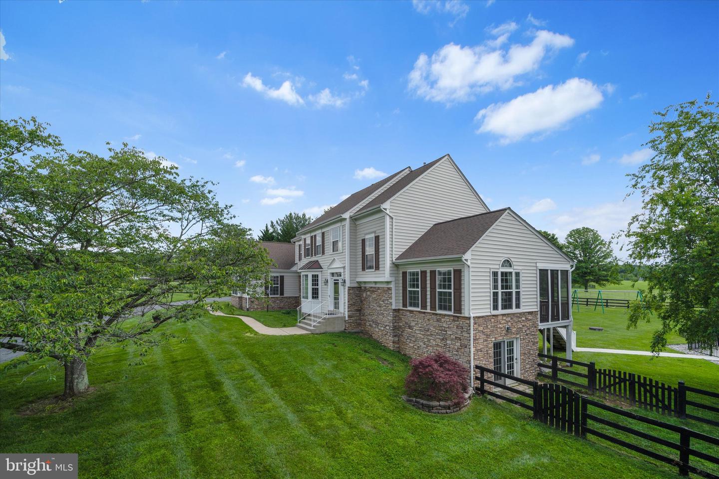 17760 JULIE ANN CT, HAMILTON, Virginia 20158, 4 Bedrooms Bedrooms, ,3 BathroomsBathrooms,Residential,For sale,17760 JULIE ANN CT,VALO2098530 MLS # VALO2098530