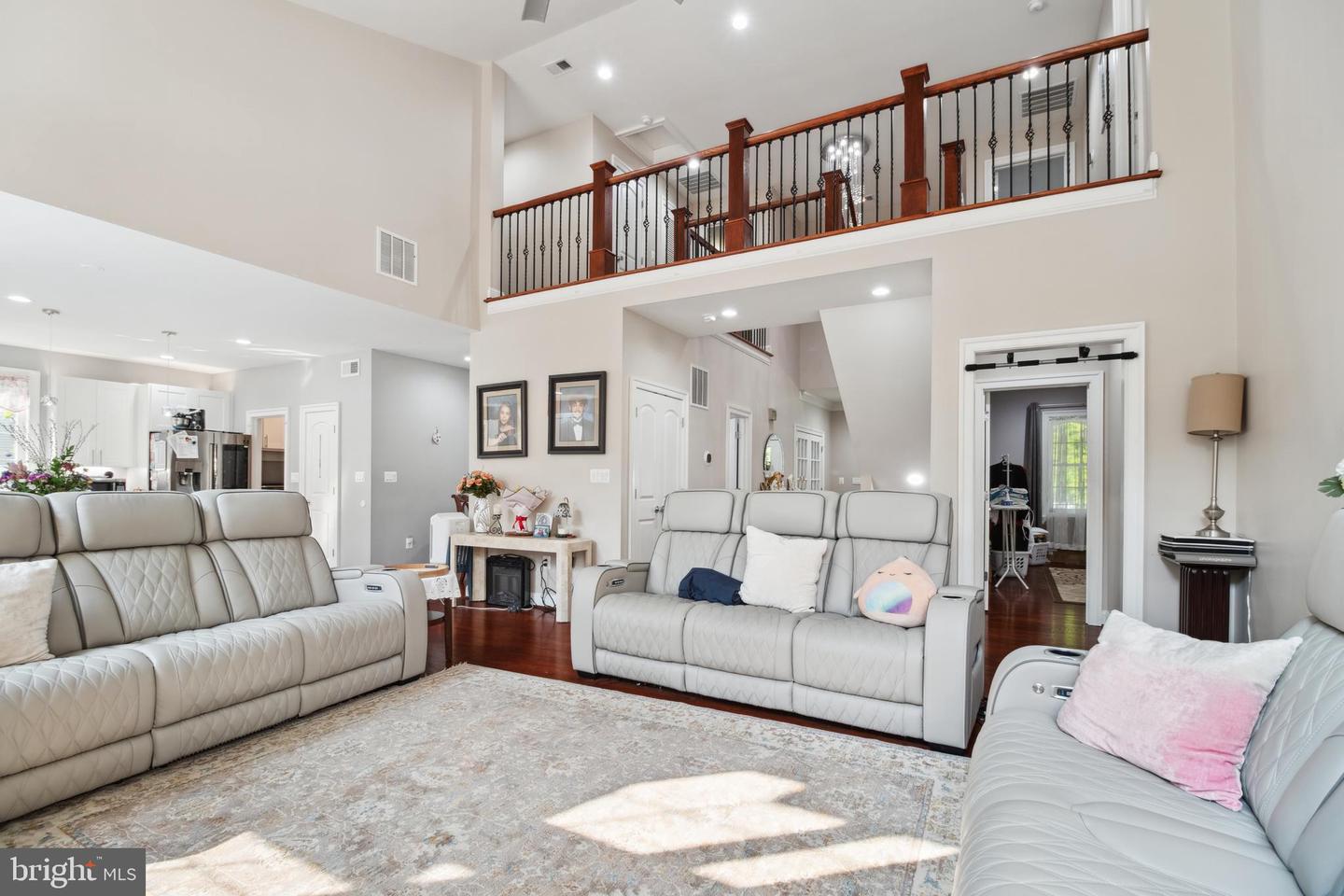 8019 SHIPMADILLY LN, WARRENTON, Virginia 20186, 7 Bedrooms Bedrooms, ,6 BathroomsBathrooms,Residential,For sale,8019 SHIPMADILLY LN,VAFQ2016886 MLS # VAFQ2016886