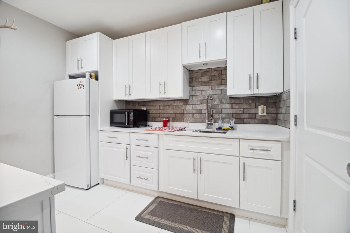 8019 SHIPMADILLY LN, WARRENTON, Virginia 20186, 7 Bedrooms Bedrooms, ,6 BathroomsBathrooms,Residential,For sale,8019 SHIPMADILLY LN,VAFQ2016886 MLS # VAFQ2016886