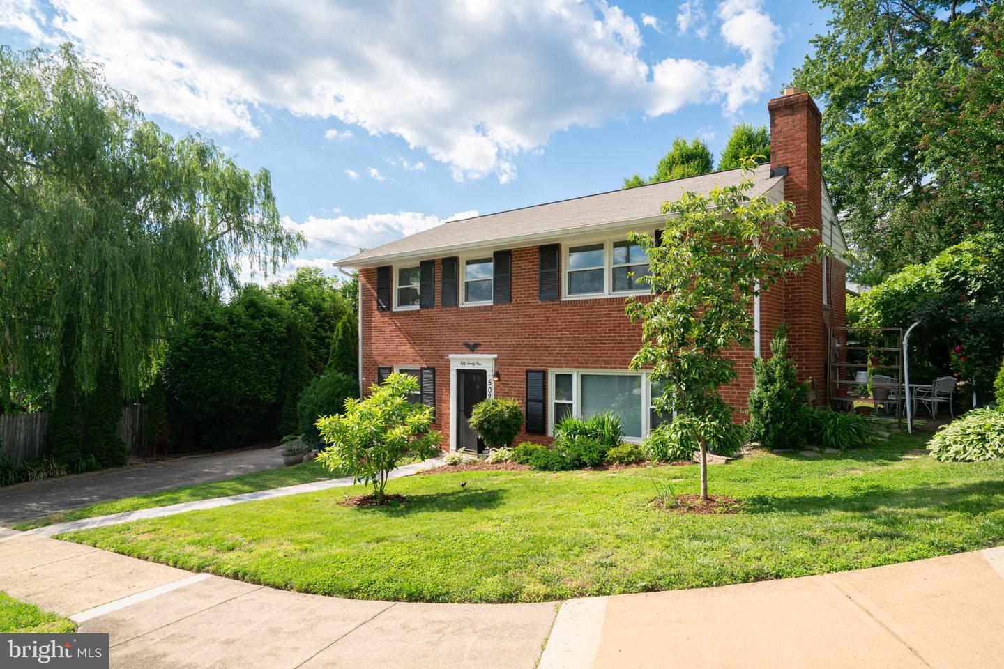 5021 23RD RD N, ARLINGTON, Virginia 22207, 4 Bedrooms Bedrooms, ,2 BathroomsBathrooms,Residential,For sale,5021 23RD RD N,VAAR2058612 MLS # VAAR2058612