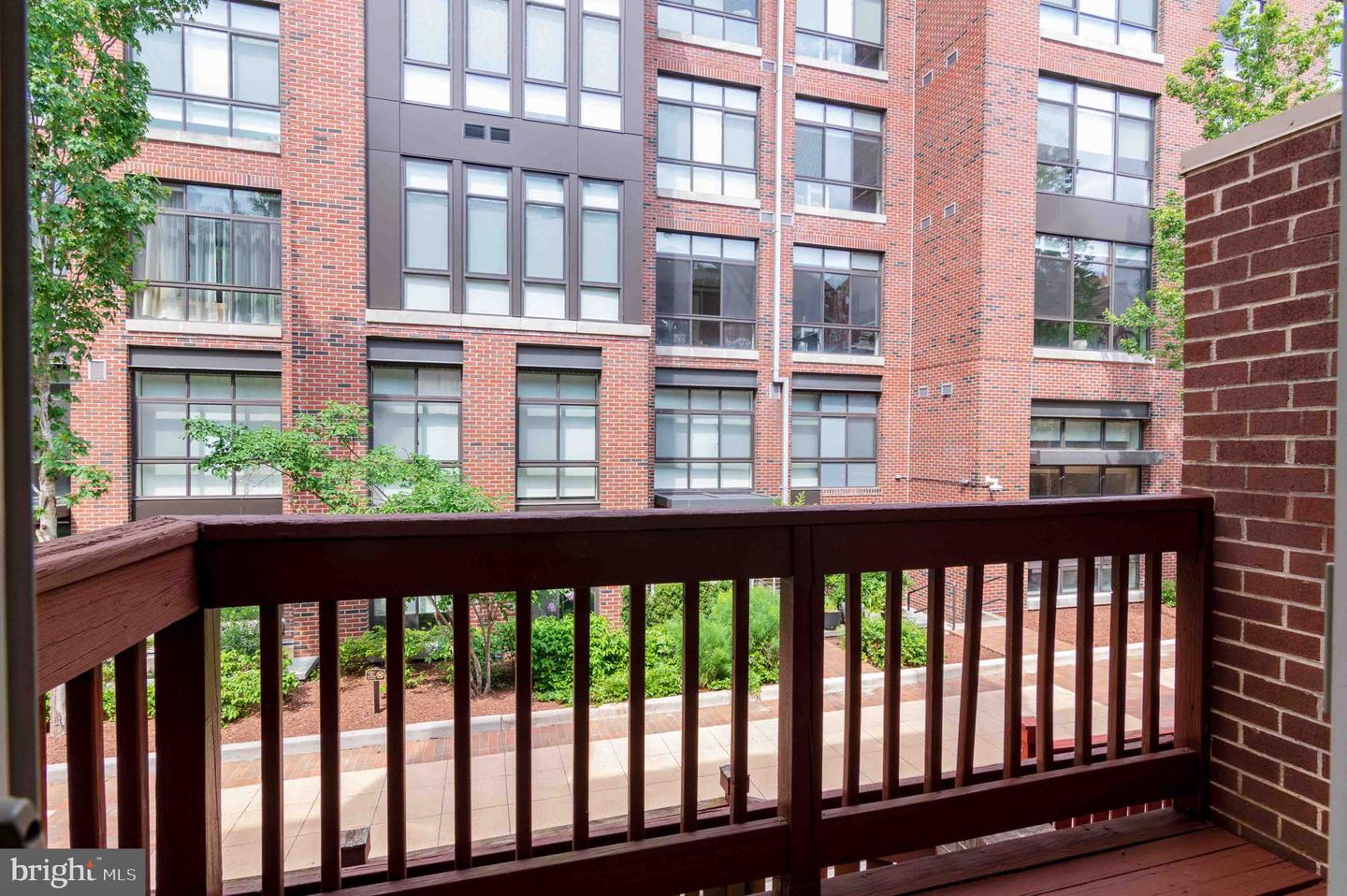 611 N TAZEWELL ST, ARLINGTON, Virginia 22203, 3 Bedrooms Bedrooms, ,3 BathroomsBathrooms,Residential,For sale,611 N TAZEWELL ST,VAAR2058622 MLS # VAAR2058622