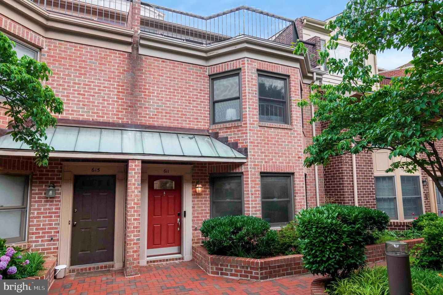 611 N TAZEWELL ST, ARLINGTON, Virginia 22203, 3 Bedrooms Bedrooms, ,3 BathroomsBathrooms,Residential,For sale,611 N TAZEWELL ST,VAAR2058622 MLS # VAAR2058622