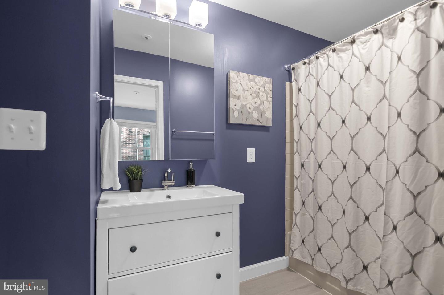 611 N TAZEWELL ST, ARLINGTON, Virginia 22203, 3 Bedrooms Bedrooms, ,3 BathroomsBathrooms,Residential,For sale,611 N TAZEWELL ST,VAAR2058622 MLS # VAAR2058622