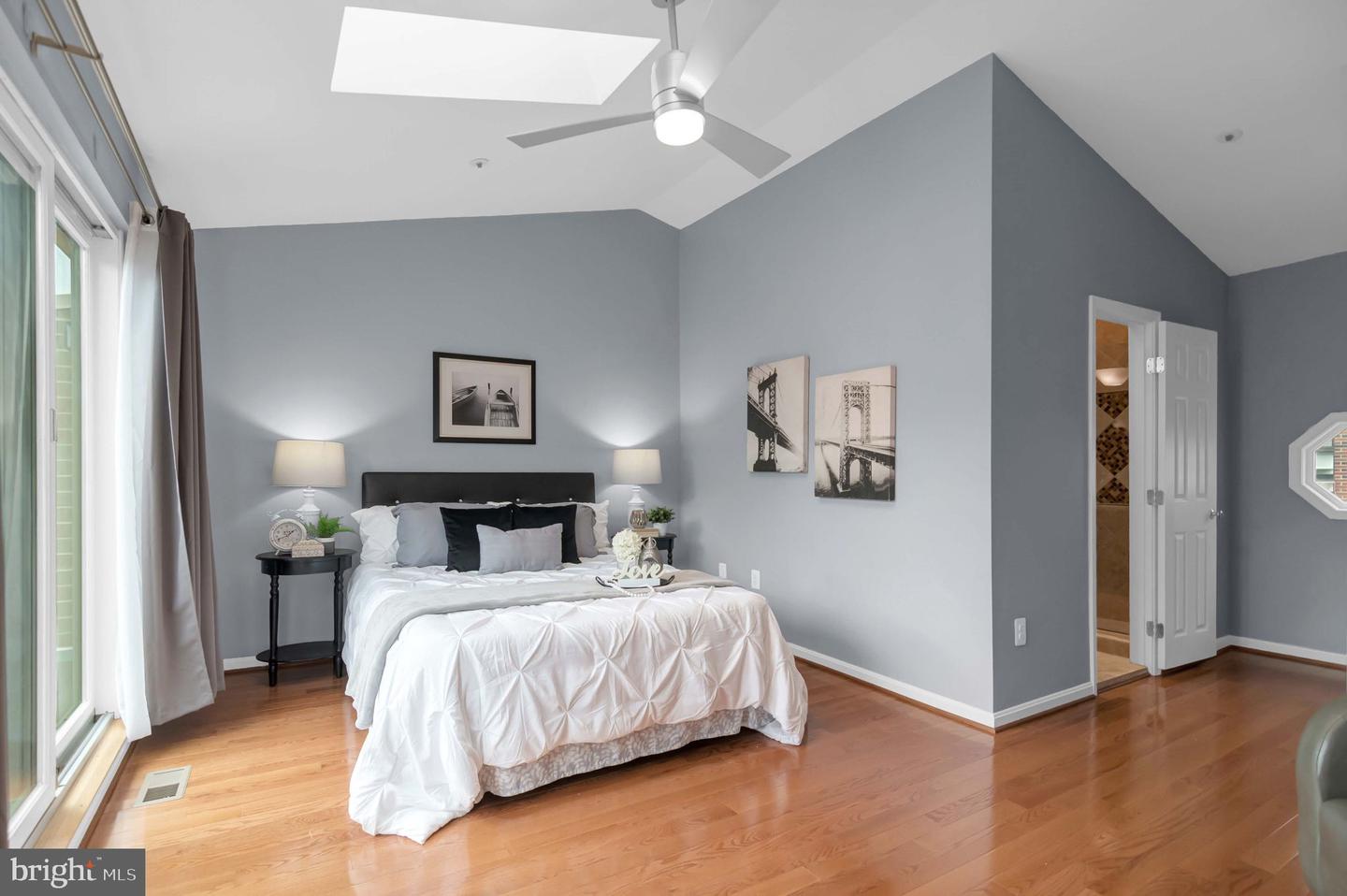 611 N TAZEWELL ST, ARLINGTON, Virginia 22203, 3 Bedrooms Bedrooms, ,3 BathroomsBathrooms,Residential,For sale,611 N TAZEWELL ST,VAAR2058622 MLS # VAAR2058622