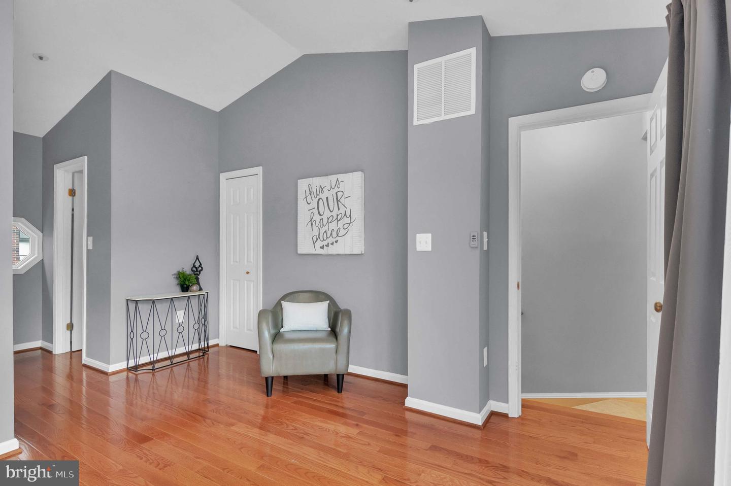 611 N TAZEWELL ST, ARLINGTON, Virginia 22203, 3 Bedrooms Bedrooms, ,3 BathroomsBathrooms,Residential,For sale,611 N TAZEWELL ST,VAAR2058622 MLS # VAAR2058622