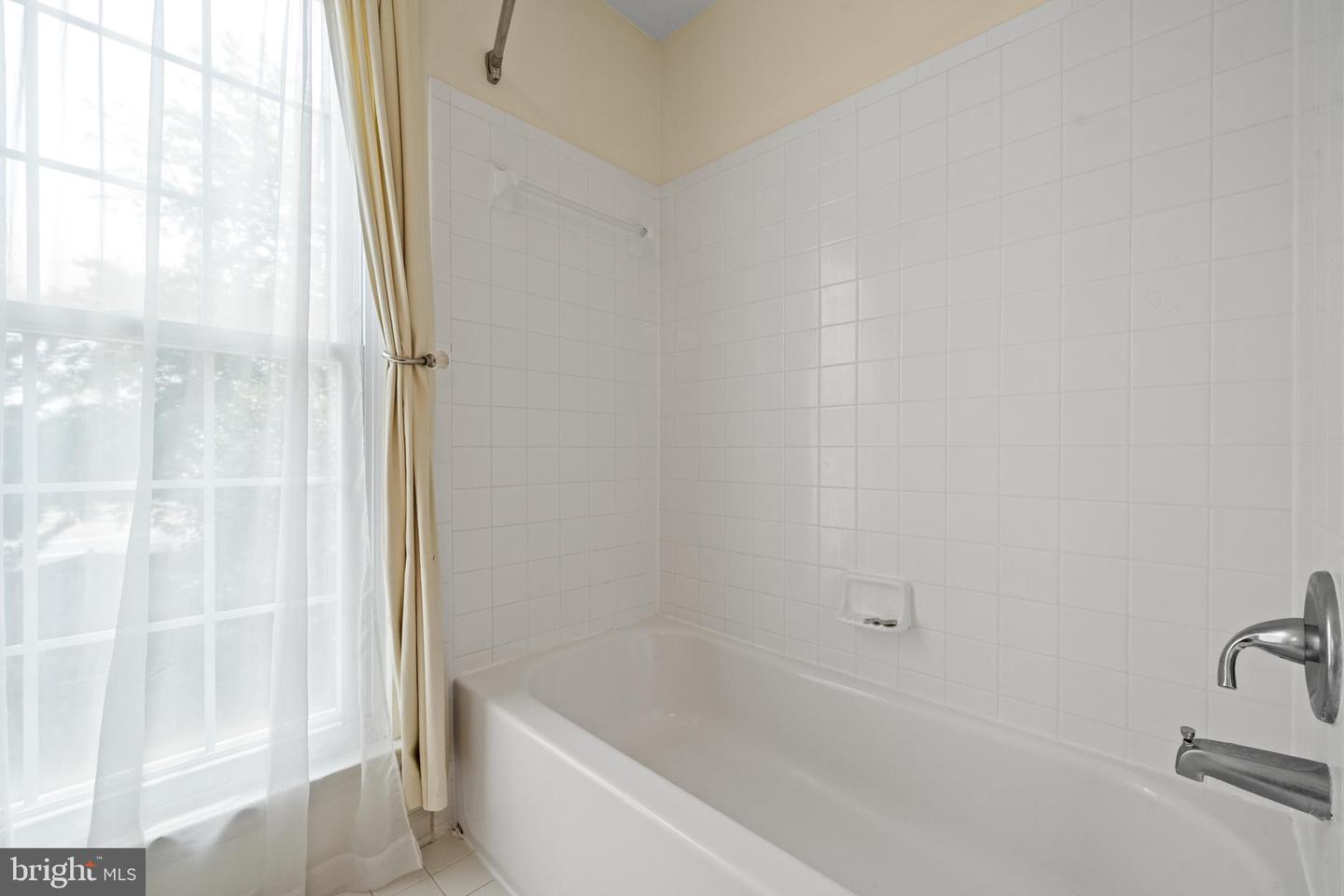 2795 MAPLE RIDGE DR, WOODBRIDGE, Virginia 22192, 5 Bedrooms Bedrooms, ,3 BathroomsBathrooms,Residential,For sale,2795 MAPLE RIDGE DR,VAPW2096154 MLS # VAPW2096154