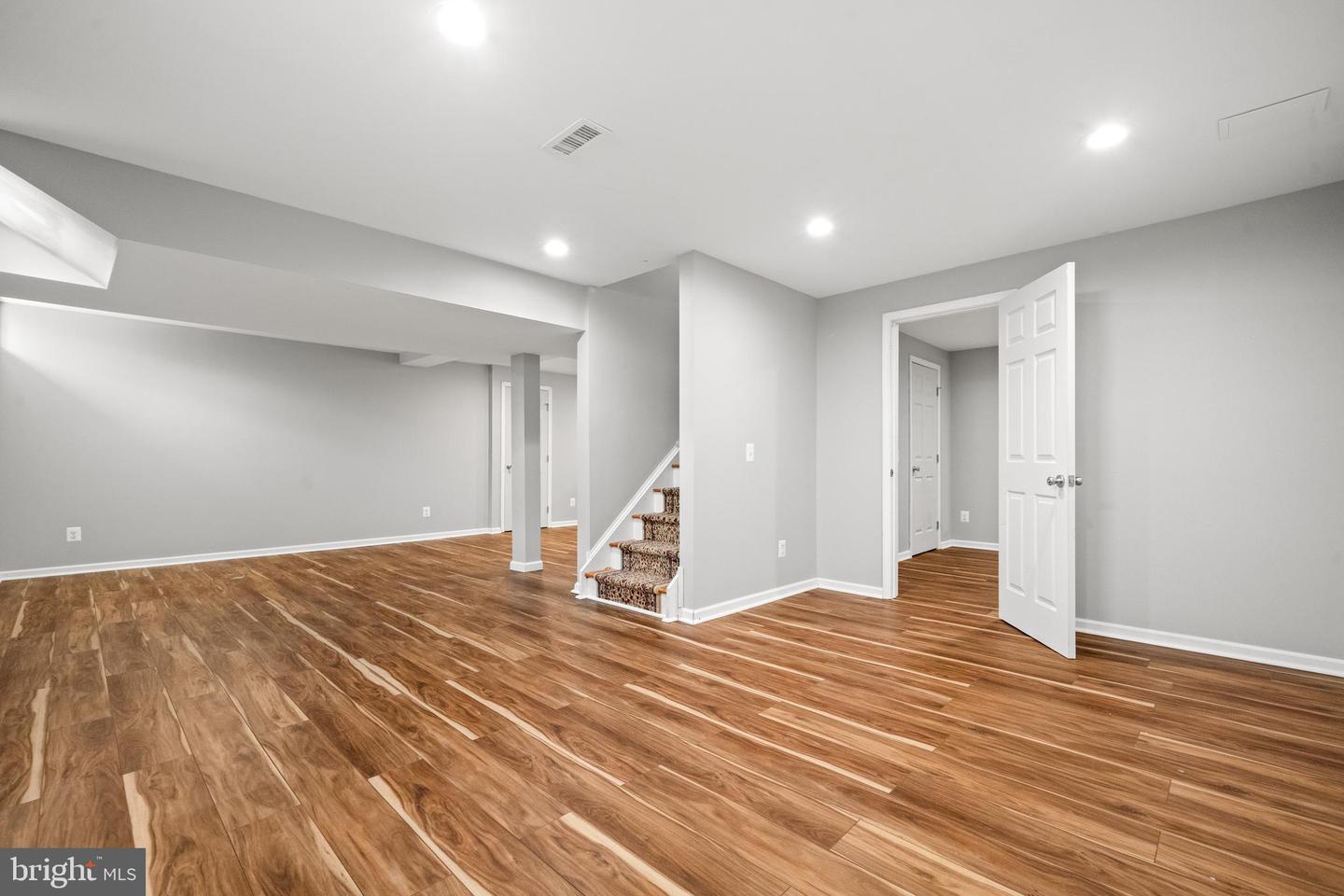 2795 MAPLE RIDGE DR, WOODBRIDGE, Virginia 22192, 5 Bedrooms Bedrooms, ,3 BathroomsBathrooms,Residential,For sale,2795 MAPLE RIDGE DR,VAPW2096154 MLS # VAPW2096154