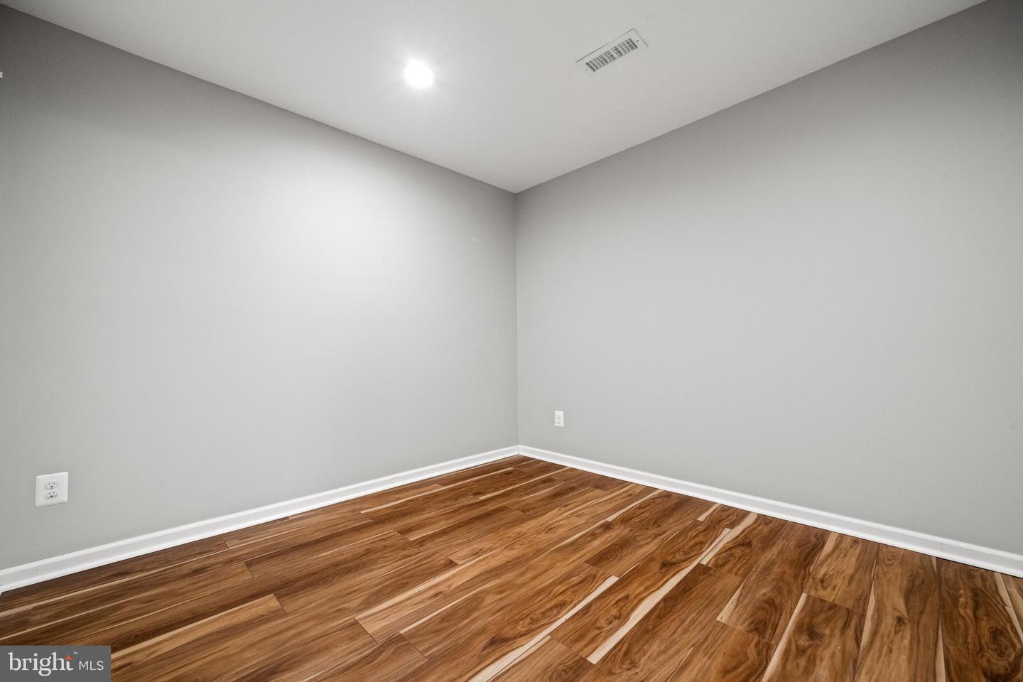 2795 MAPLE RIDGE DR, WOODBRIDGE, Virginia 22192, 5 Bedrooms Bedrooms, ,3 BathroomsBathrooms,Residential,For sale,2795 MAPLE RIDGE DR,VAPW2096154 MLS # VAPW2096154