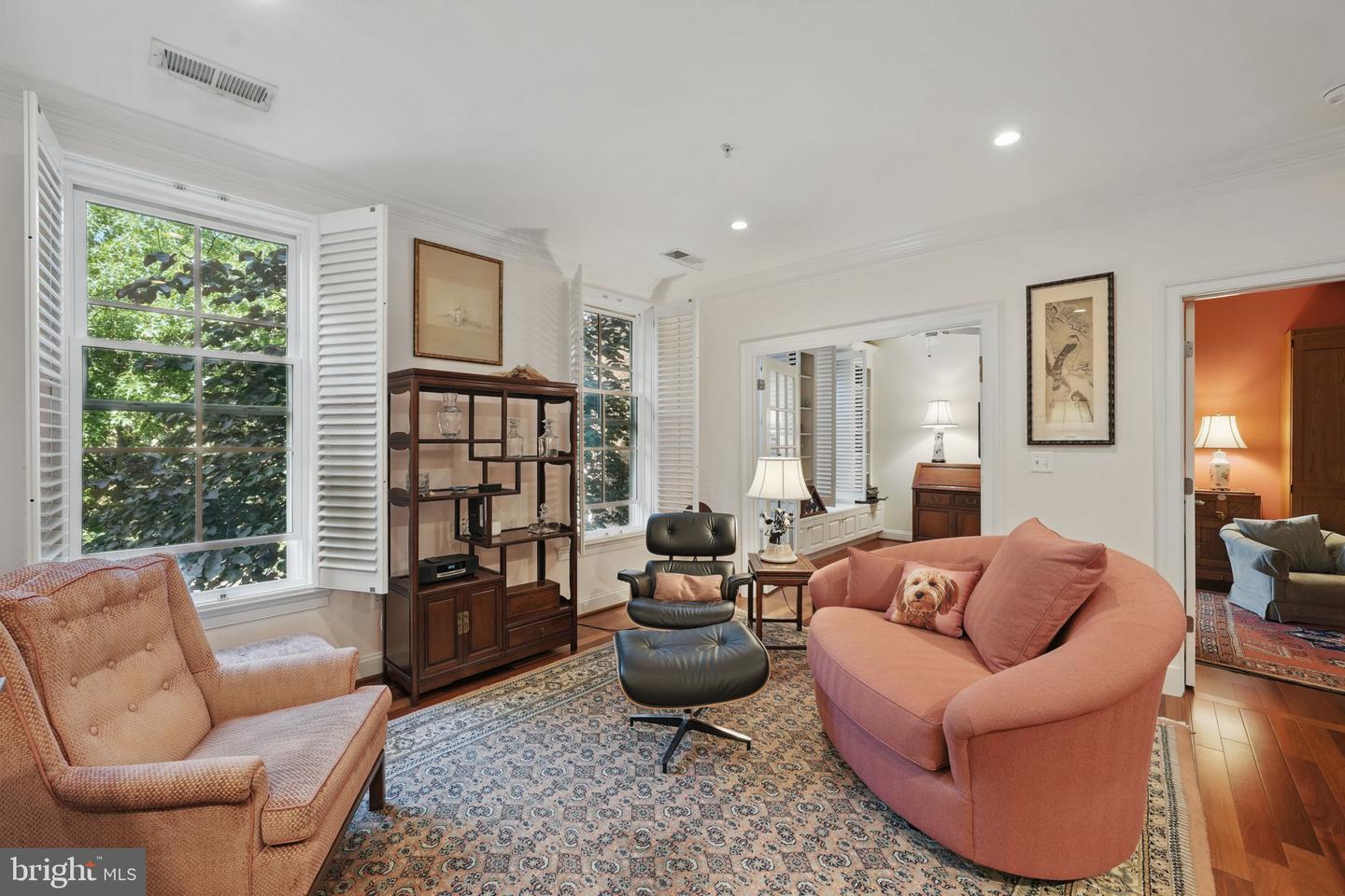 1023 N ROYAL ST #207, ALEXANDRIA, Virginia 22314, 2 Bedrooms Bedrooms, ,2 BathroomsBathrooms,Residential,For sale,1023 N ROYAL ST #207,VAAX2046040 MLS # VAAX2046040