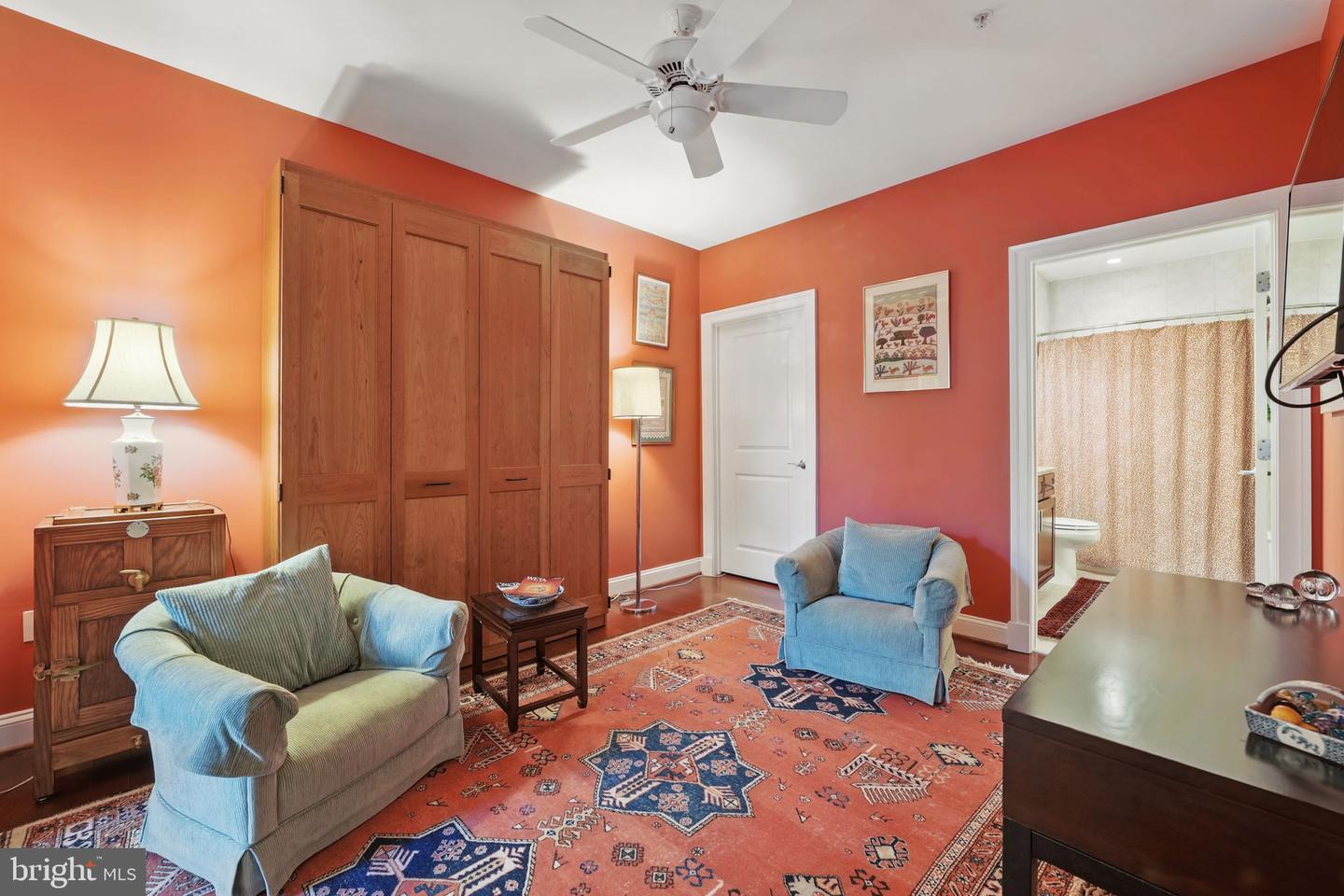 1023 N ROYAL ST #207, ALEXANDRIA, Virginia 22314, 2 Bedrooms Bedrooms, ,2 BathroomsBathrooms,Residential,For sale,1023 N ROYAL ST #207,VAAX2046040 MLS # VAAX2046040