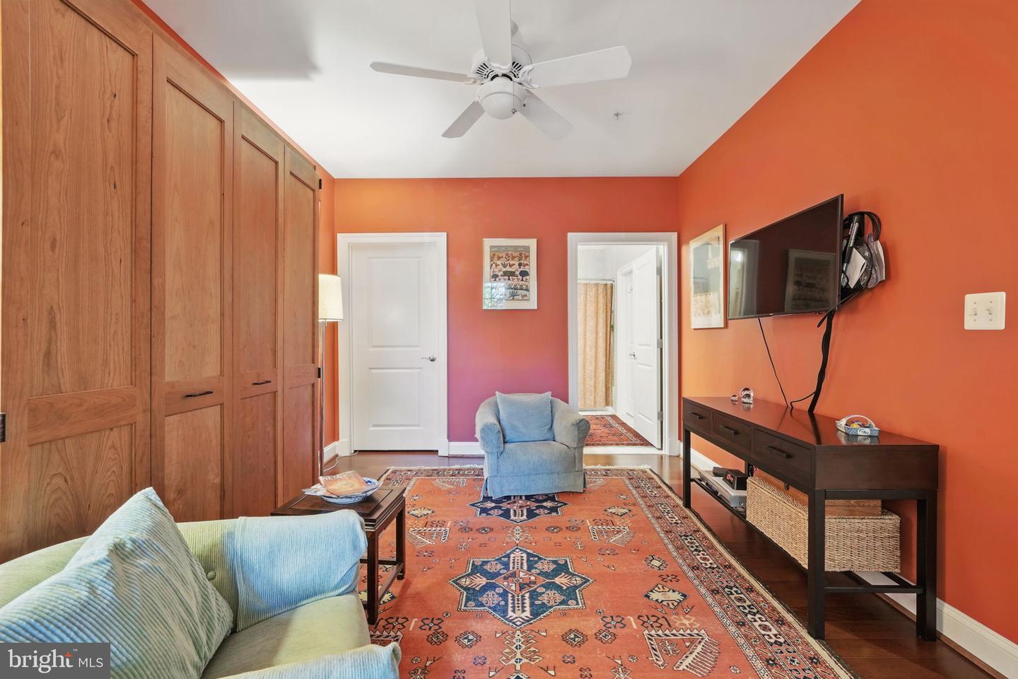 1023 N ROYAL ST #207, ALEXANDRIA, Virginia 22314, 2 Bedrooms Bedrooms, ,2 BathroomsBathrooms,Residential,For sale,1023 N ROYAL ST #207,VAAX2046040 MLS # VAAX2046040