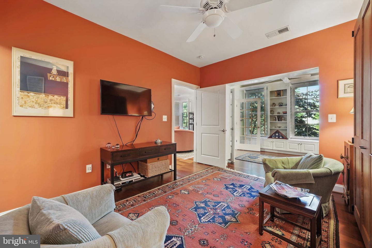 1023 N ROYAL ST #207, ALEXANDRIA, Virginia 22314, 2 Bedrooms Bedrooms, ,2 BathroomsBathrooms,Residential,For sale,1023 N ROYAL ST #207,VAAX2046040 MLS # VAAX2046040