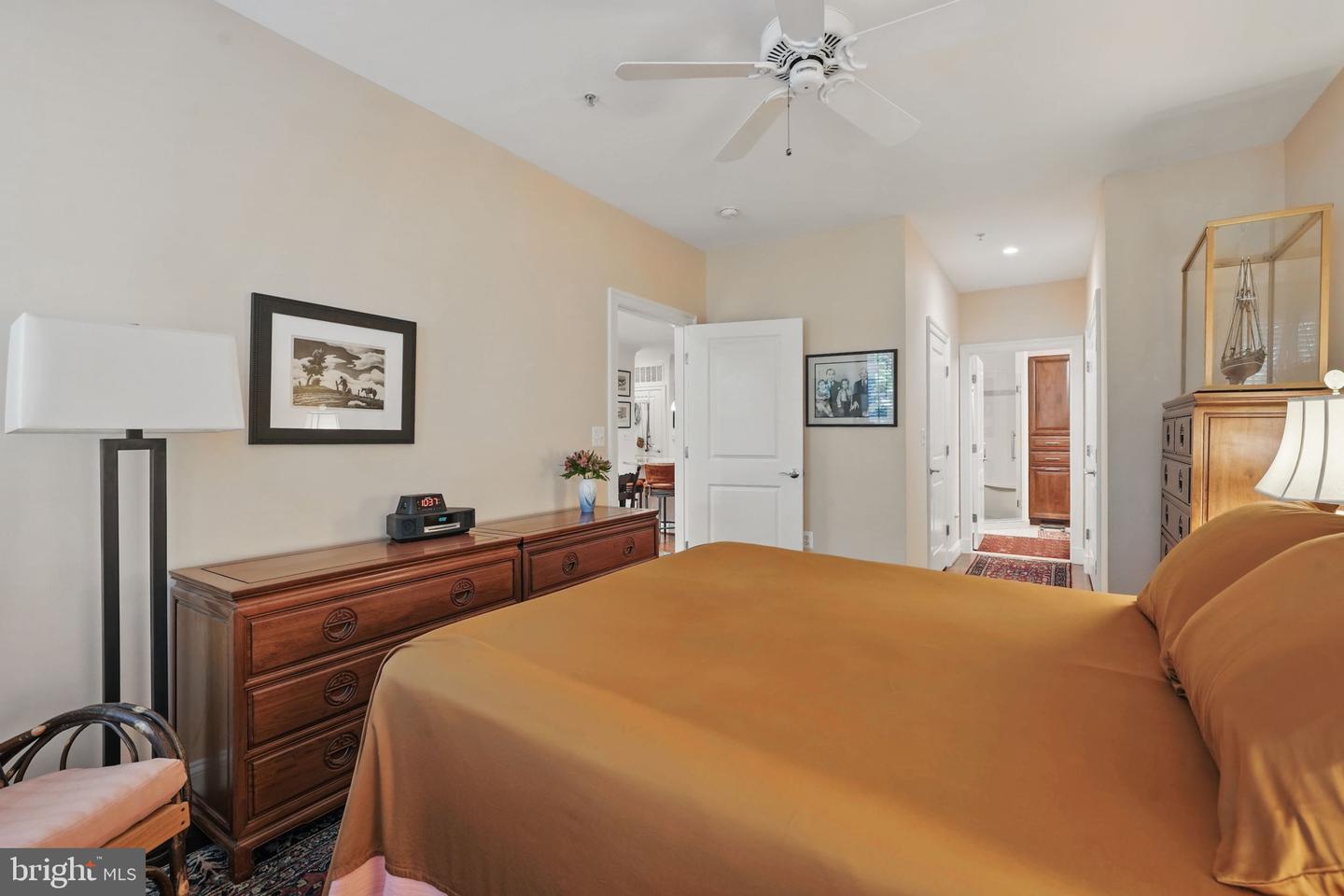 1023 N ROYAL ST #207, ALEXANDRIA, Virginia 22314, 2 Bedrooms Bedrooms, ,2 BathroomsBathrooms,Residential,For sale,1023 N ROYAL ST #207,VAAX2046040 MLS # VAAX2046040