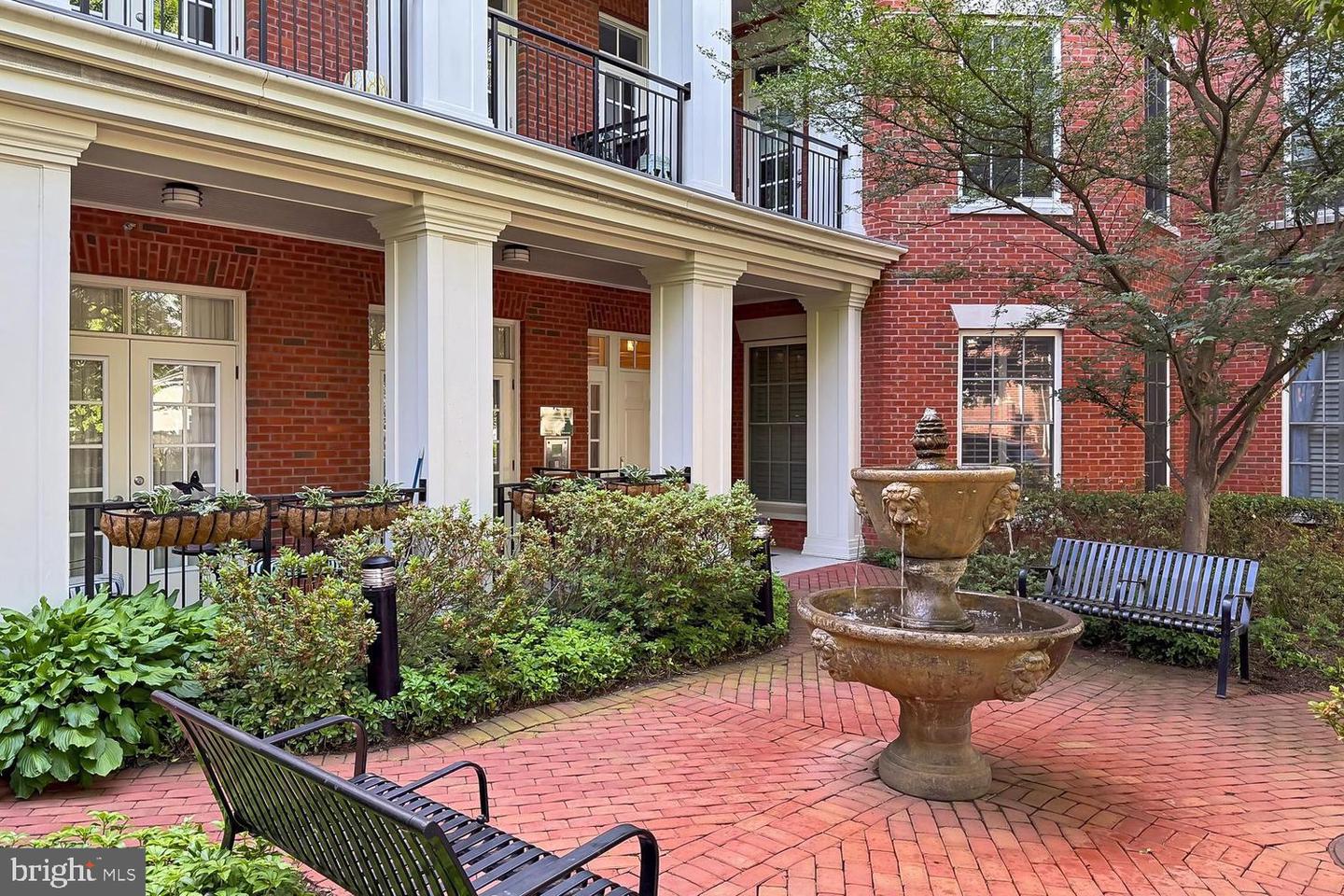 1023 N ROYAL ST #207, ALEXANDRIA, Virginia 22314, 2 Bedrooms Bedrooms, ,2 BathroomsBathrooms,Residential,For sale,1023 N ROYAL ST #207,VAAX2046040 MLS # VAAX2046040