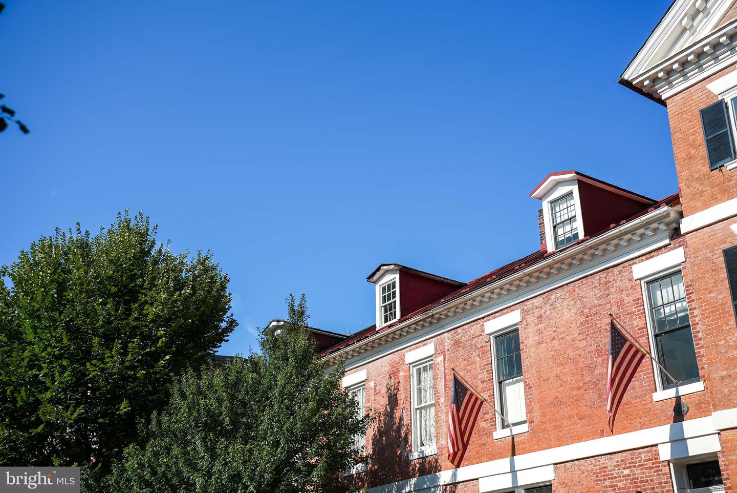 1023 N ROYAL ST #207, ALEXANDRIA, Virginia 22314, 2 Bedrooms Bedrooms, ,2 BathroomsBathrooms,Residential,For sale,1023 N ROYAL ST #207,VAAX2046040 MLS # VAAX2046040