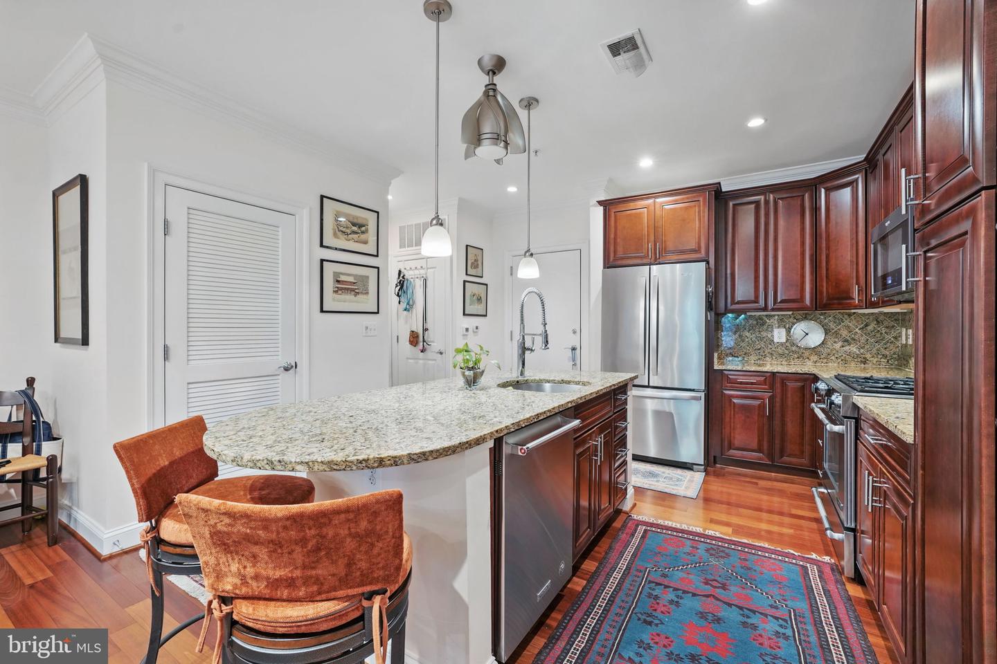 1023 N ROYAL ST #207, ALEXANDRIA, Virginia 22314, 2 Bedrooms Bedrooms, ,2 BathroomsBathrooms,Residential,For sale,1023 N ROYAL ST #207,VAAX2046040 MLS # VAAX2046040