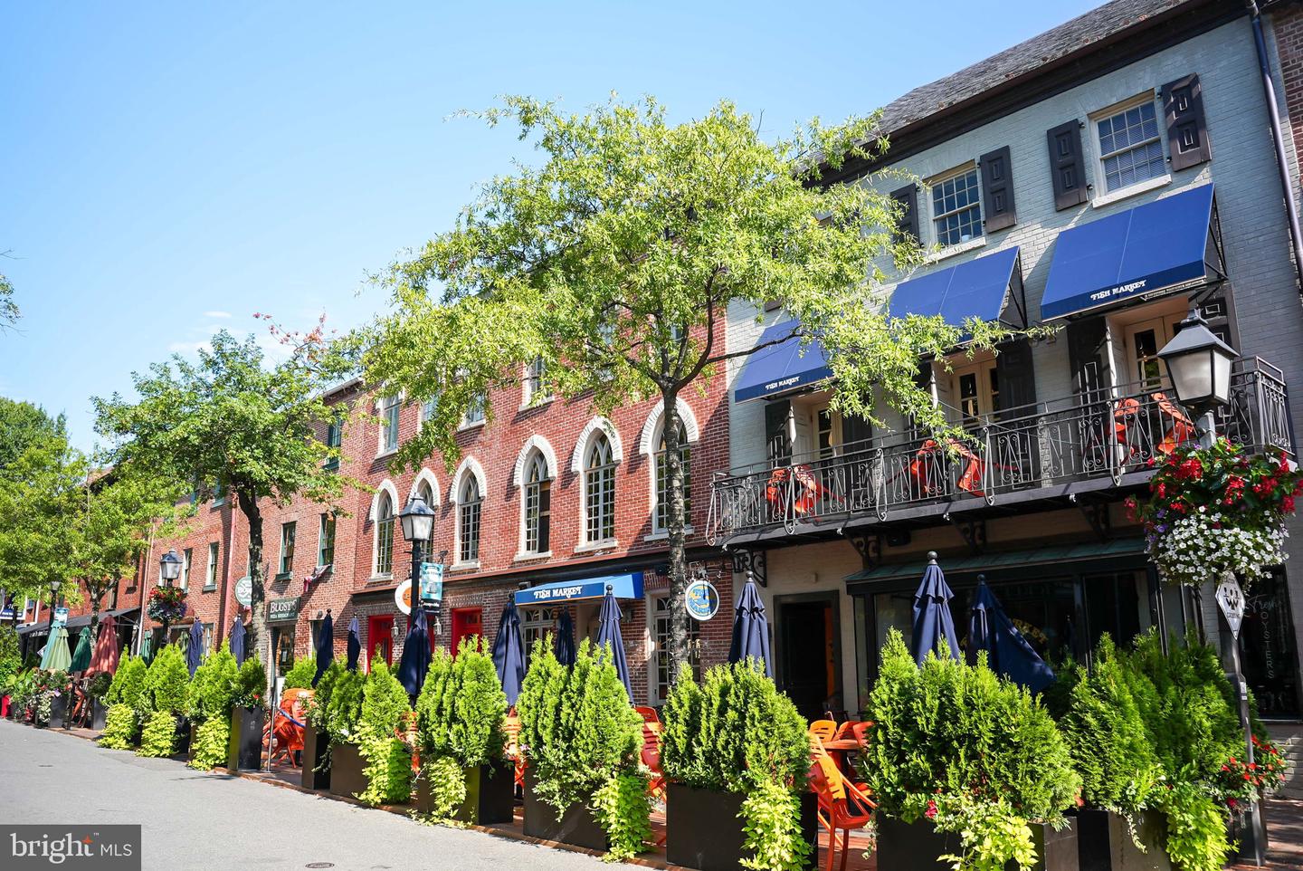 1023 N ROYAL ST #207, ALEXANDRIA, Virginia 22314, 2 Bedrooms Bedrooms, ,2 BathroomsBathrooms,Residential,For sale,1023 N ROYAL ST #207,VAAX2046040 MLS # VAAX2046040