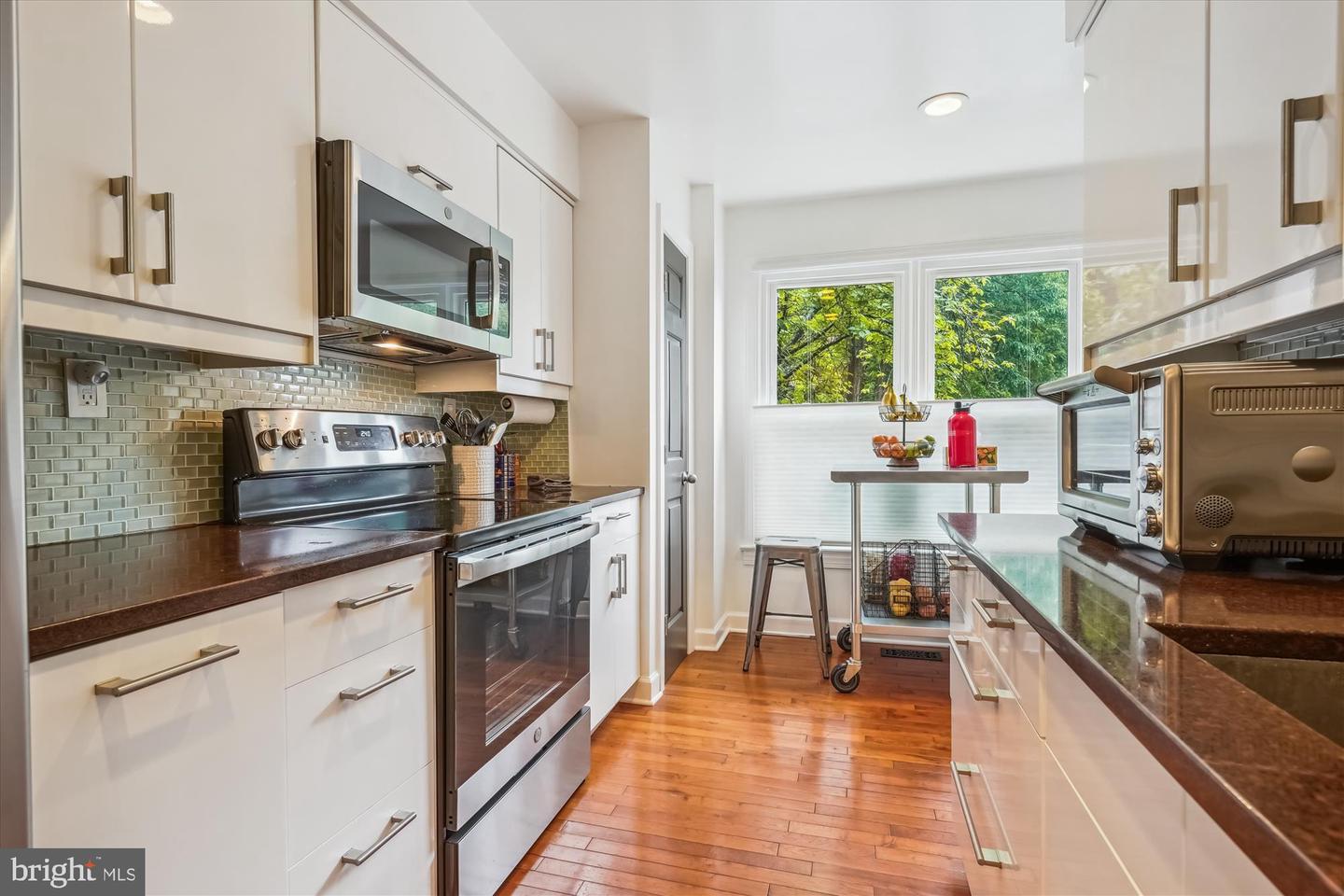 2428 S OXFORD ST, ARLINGTON, Virginia 22206, 3 Bedrooms Bedrooms, ,2 BathroomsBathrooms,Residential,For sale,2428 S OXFORD ST,VAAR2058766 MLS # VAAR2058766