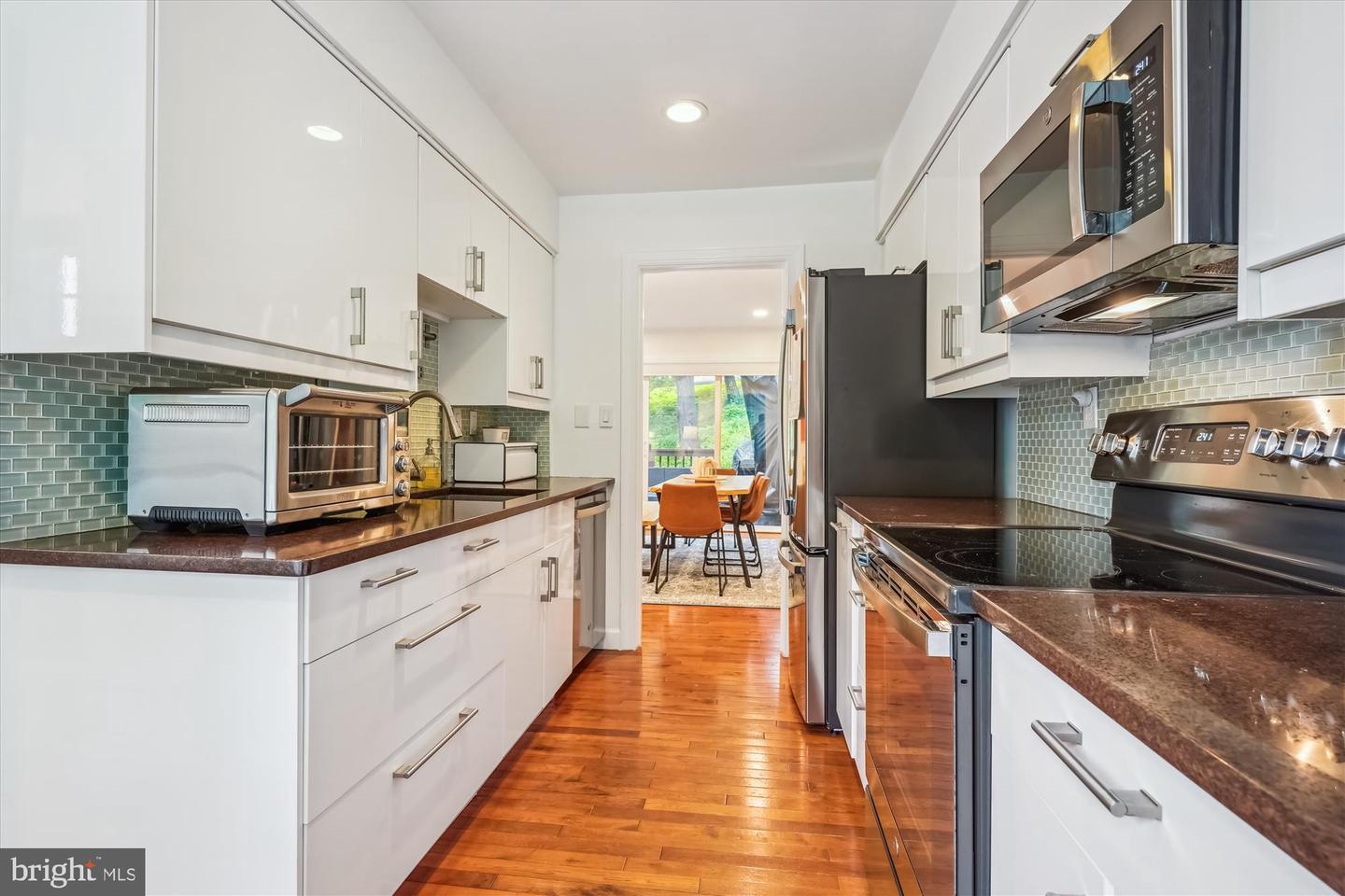 2428 S OXFORD ST, ARLINGTON, Virginia 22206, 3 Bedrooms Bedrooms, ,2 BathroomsBathrooms,Residential,For sale,2428 S OXFORD ST,VAAR2058766 MLS # VAAR2058766