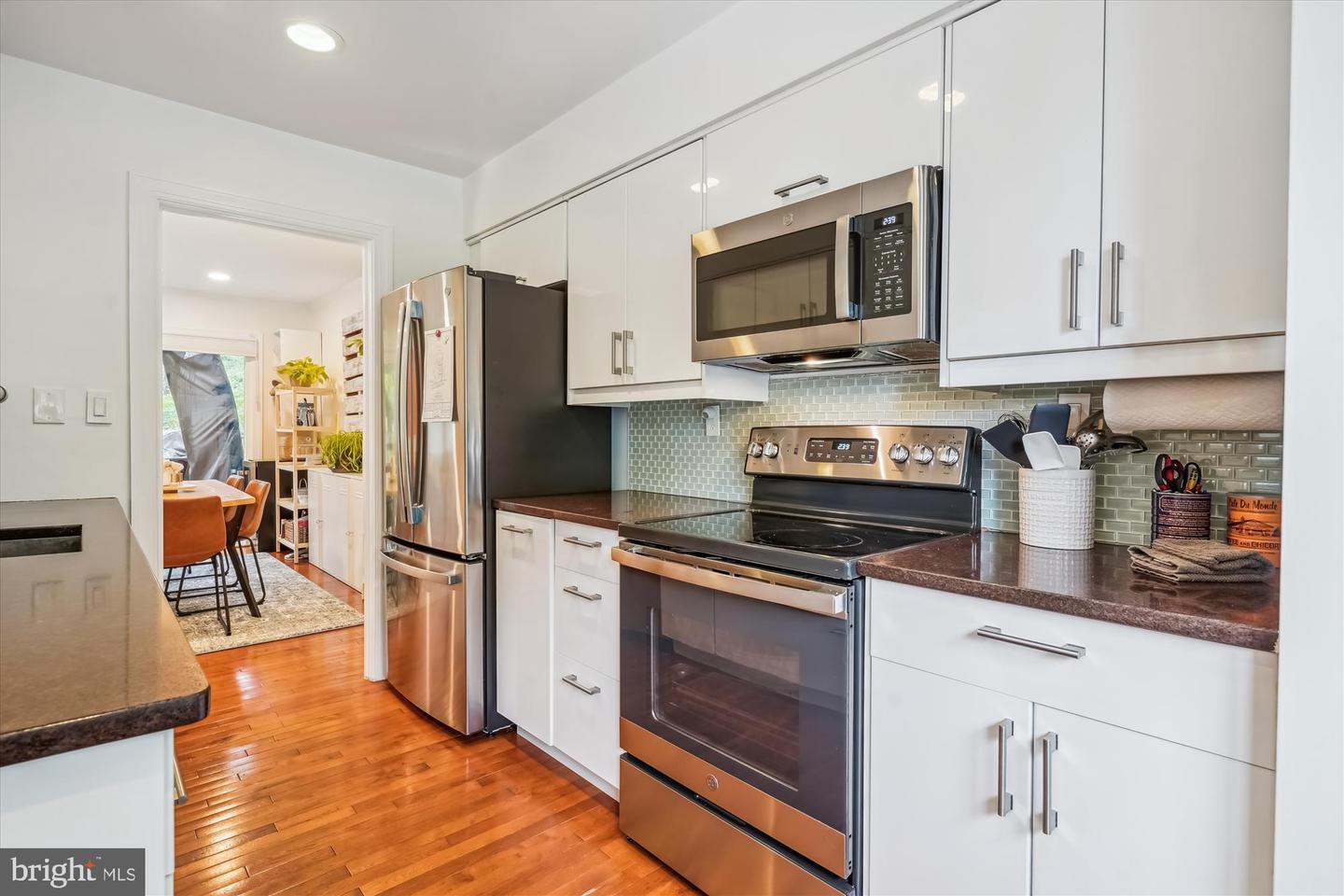 2428 S OXFORD ST, ARLINGTON, Virginia 22206, 3 Bedrooms Bedrooms, ,2 BathroomsBathrooms,Residential,For sale,2428 S OXFORD ST,VAAR2058766 MLS # VAAR2058766
